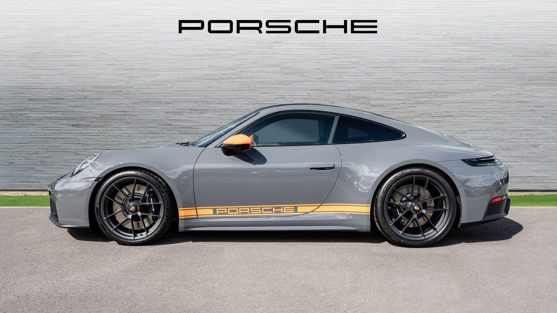 Porsche 911 view 5
