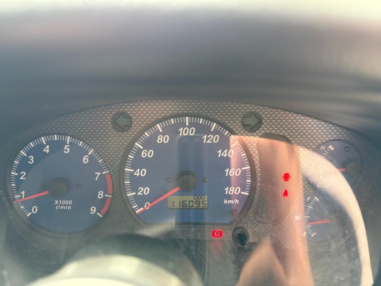 Mitsubishi Lancer view 28