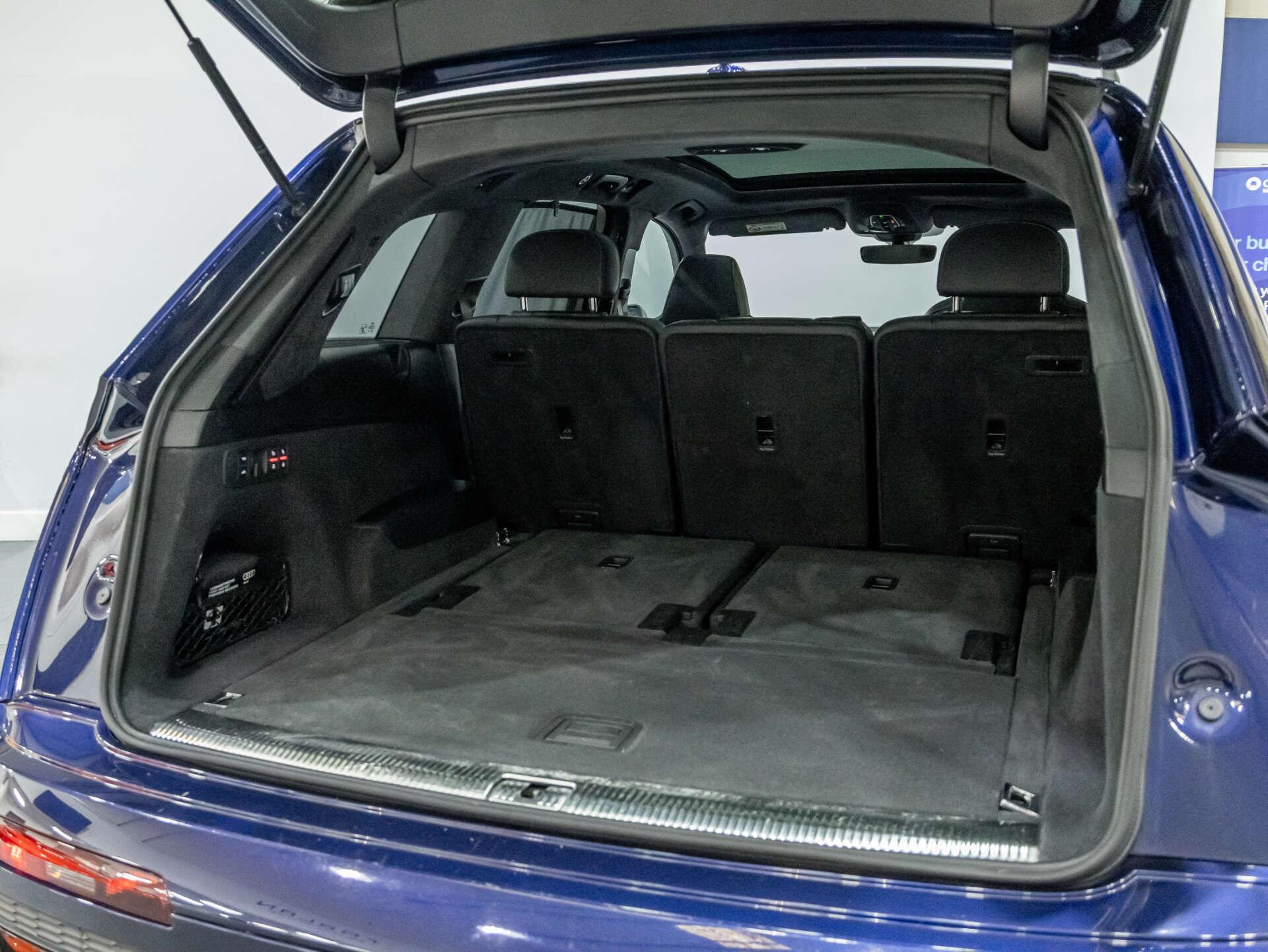Audi Q7 view 74
