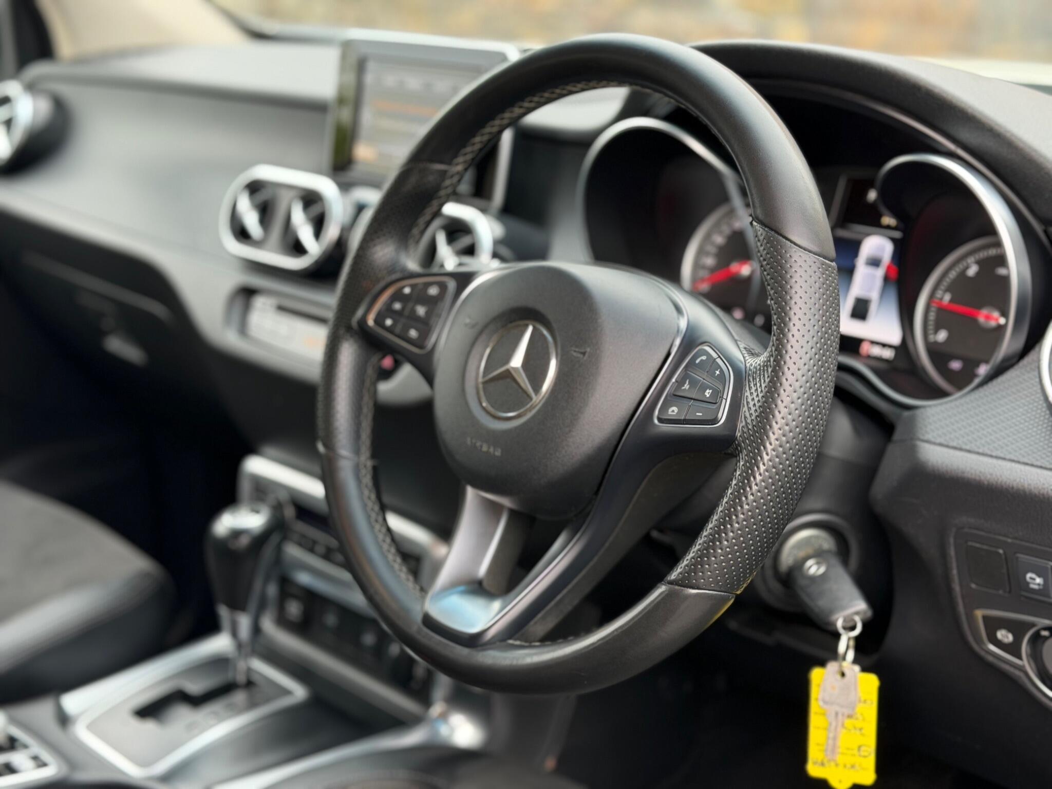 Mercedes-Benz X-Class view 12