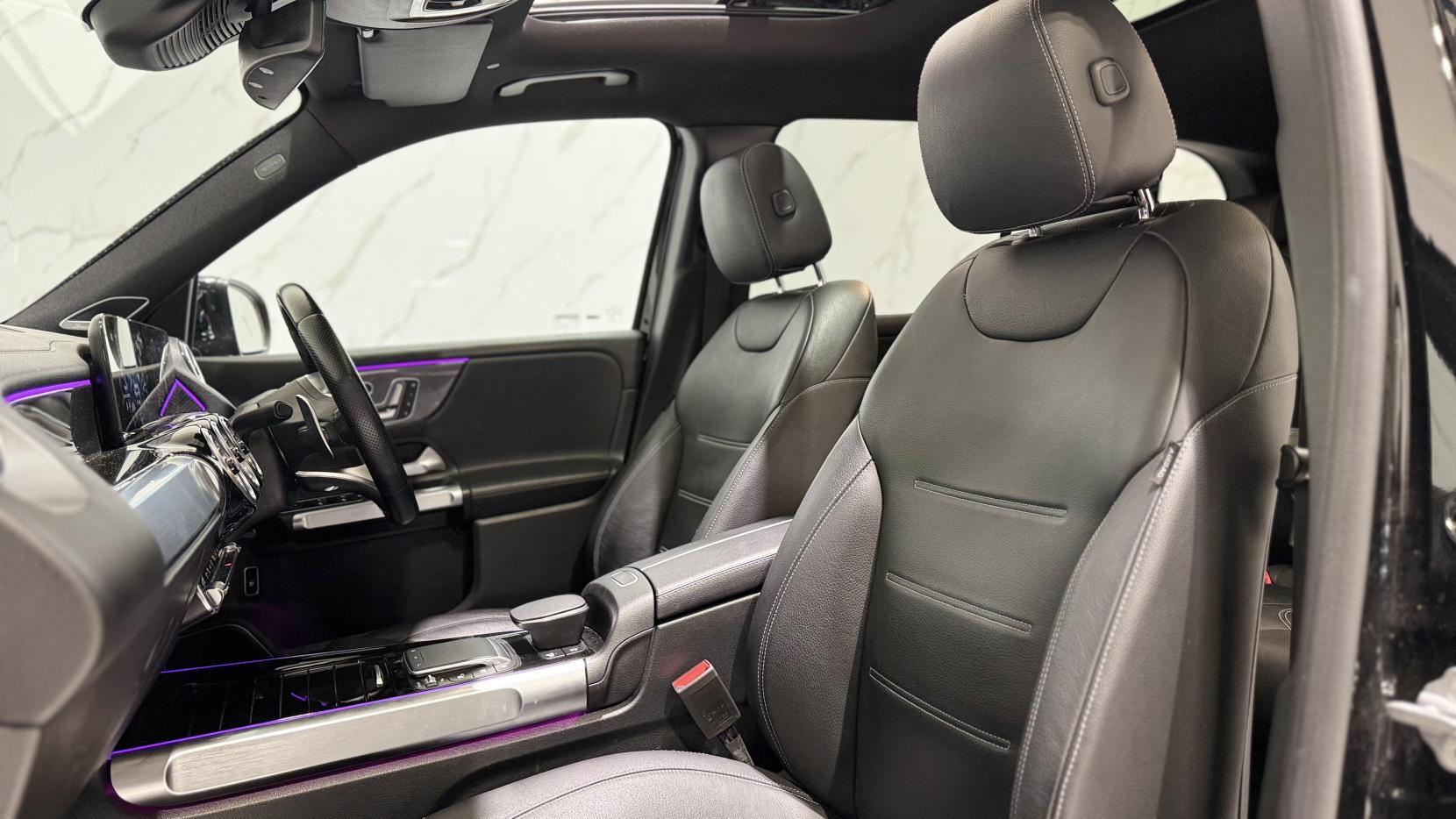 Mercedes-Benz GLB view 8