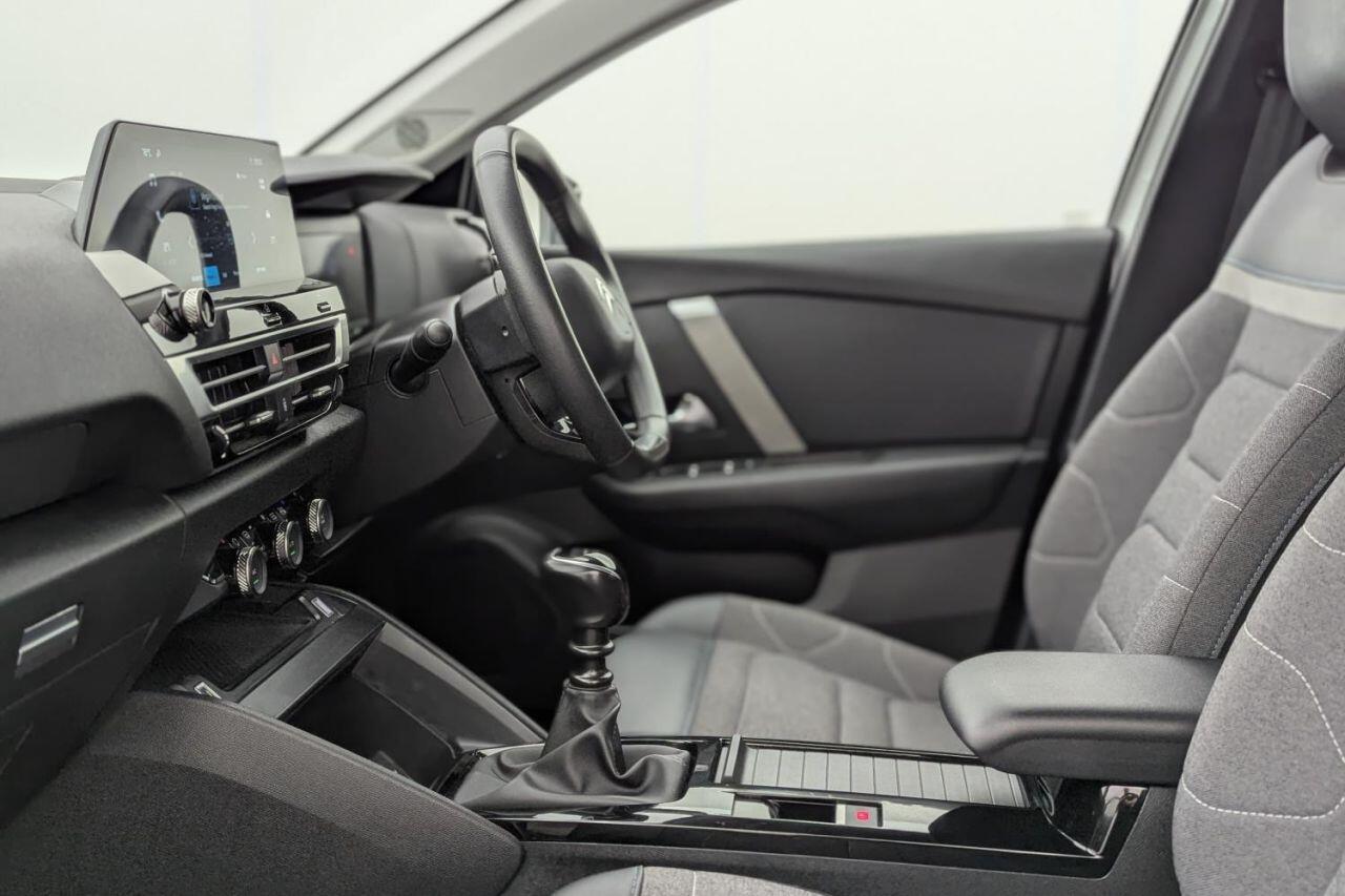 Citroen C4 view 24