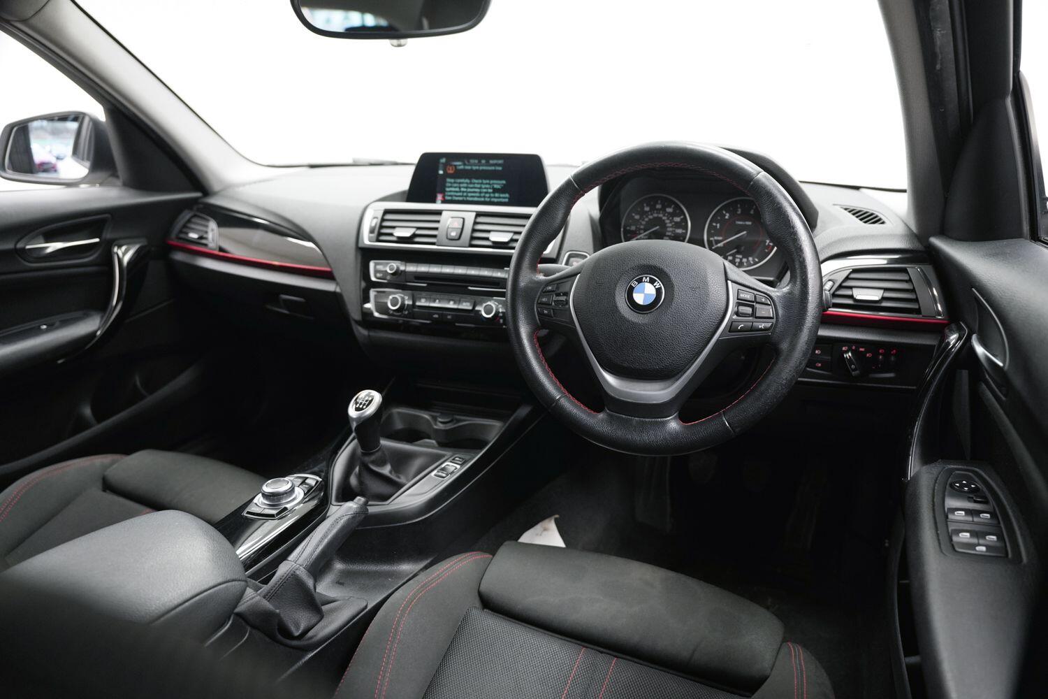 BMW 1 Series view 5