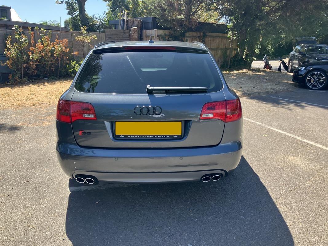 Audi S6 Avant view 30