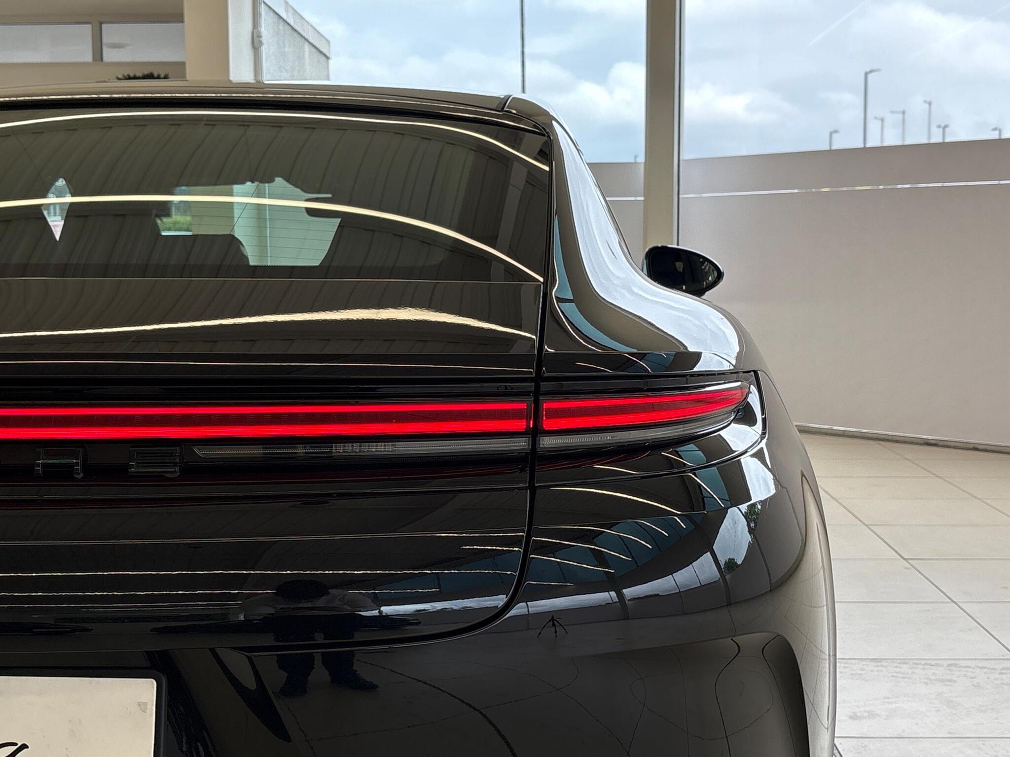 Porsche Panamera view 23