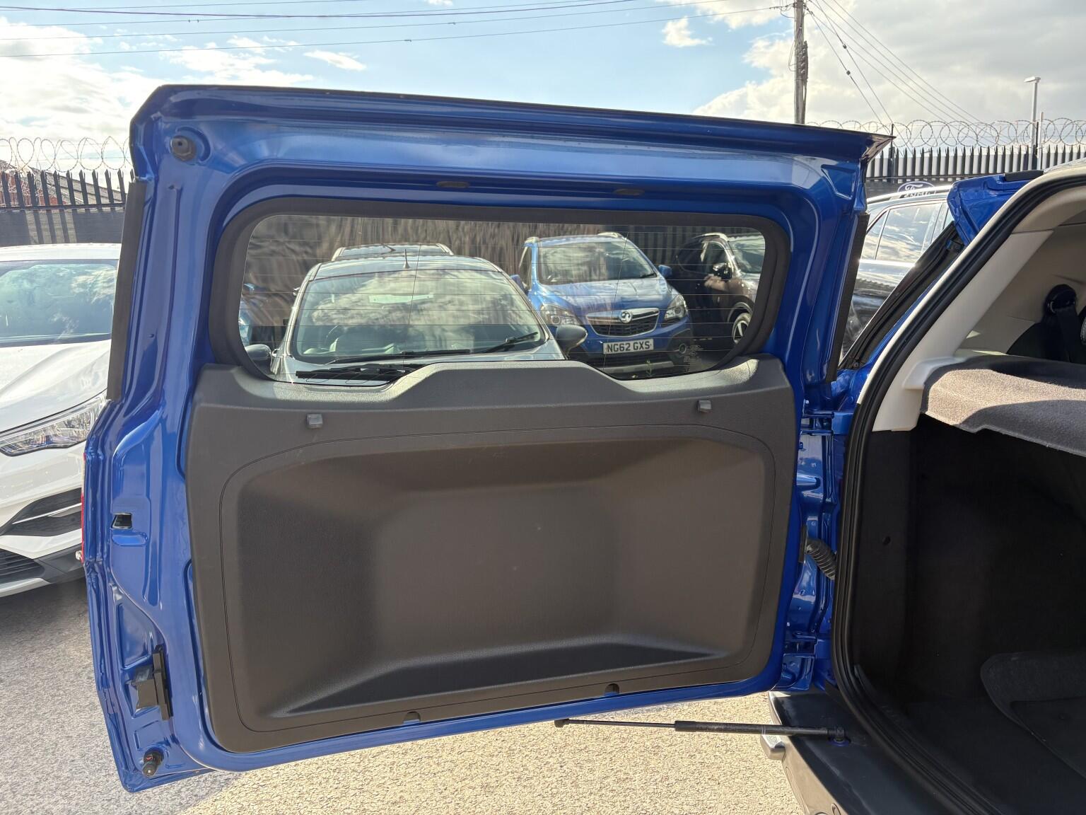 Ford Ecosport view 12