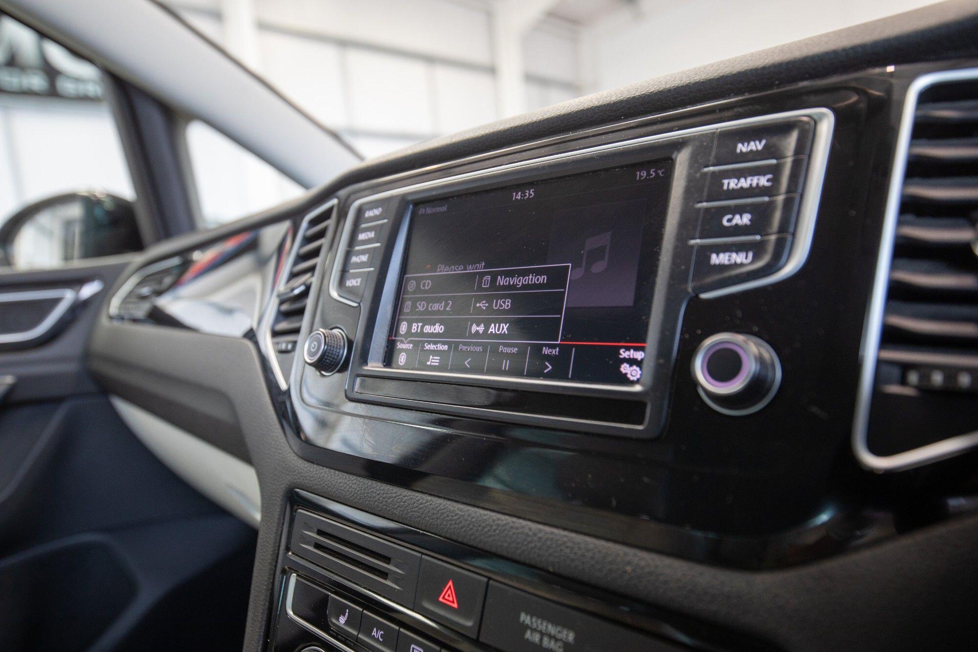 Volkswagen Golf Sportsvan view 19
