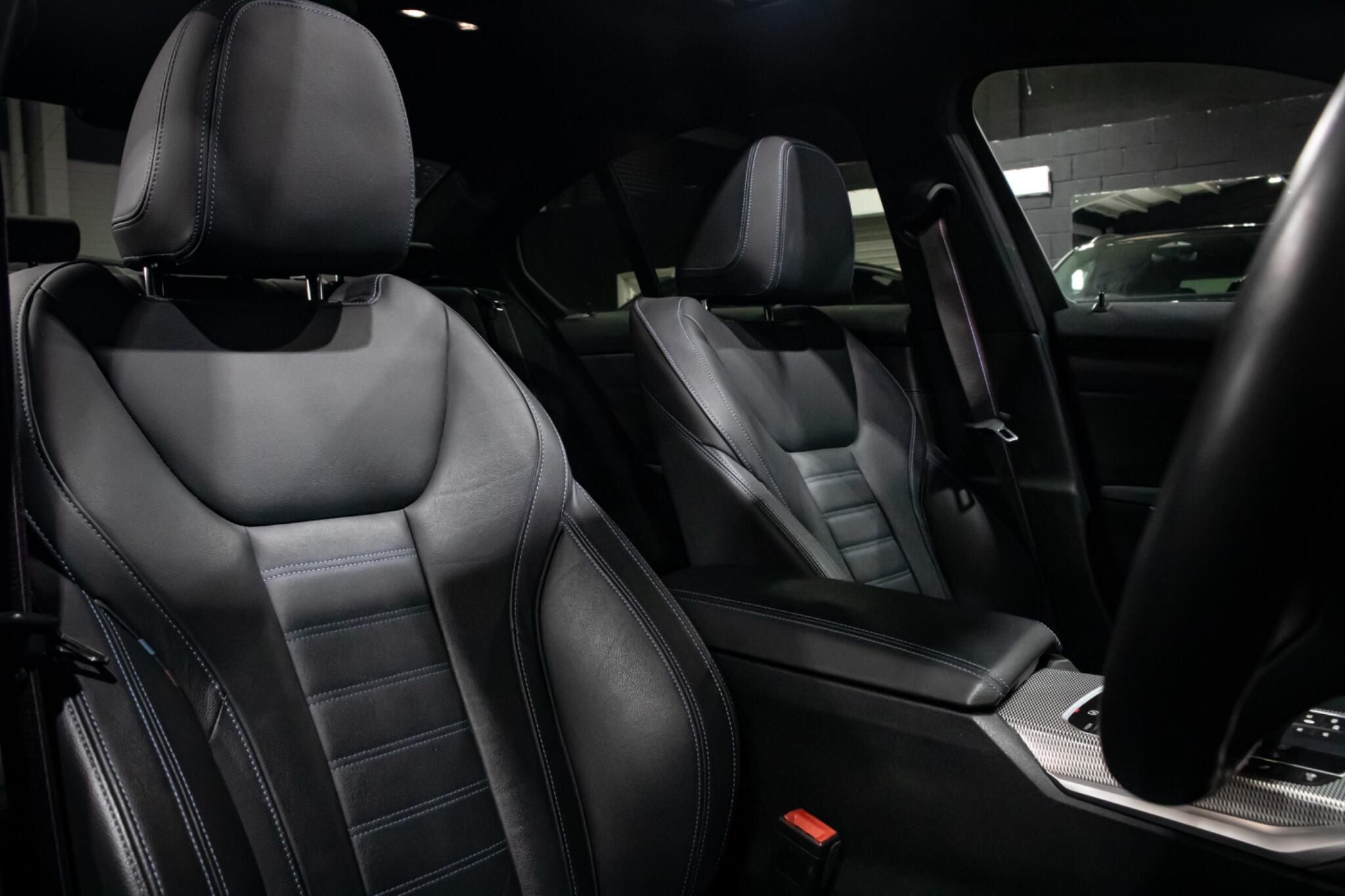 BMW 3 Series view 22