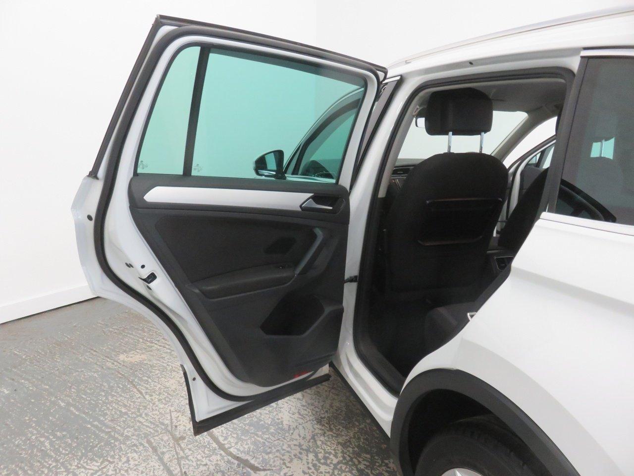 Volkswagen Tiguan view 26