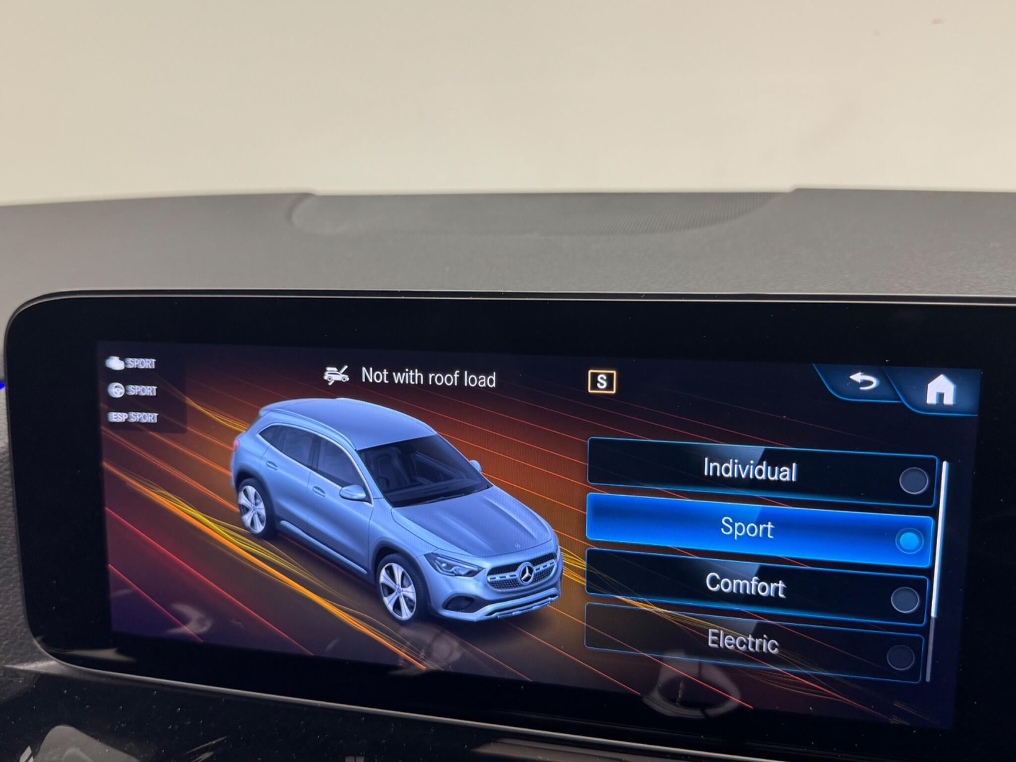 Mercedes-Benz Gla view 21