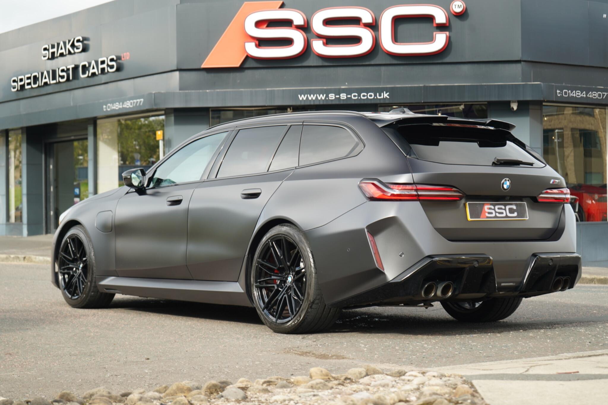 BMW M5 view 2