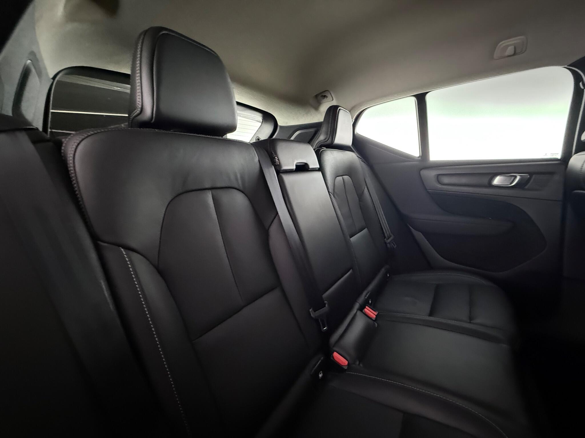 Volvo XC40 view 31