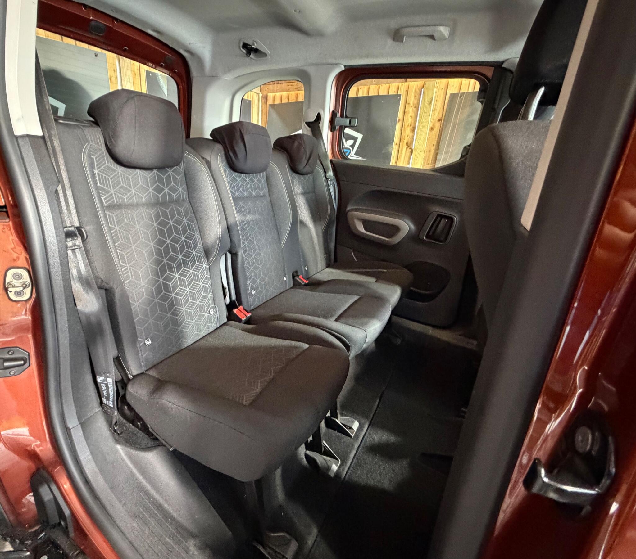 Peugeot Rifter view 24