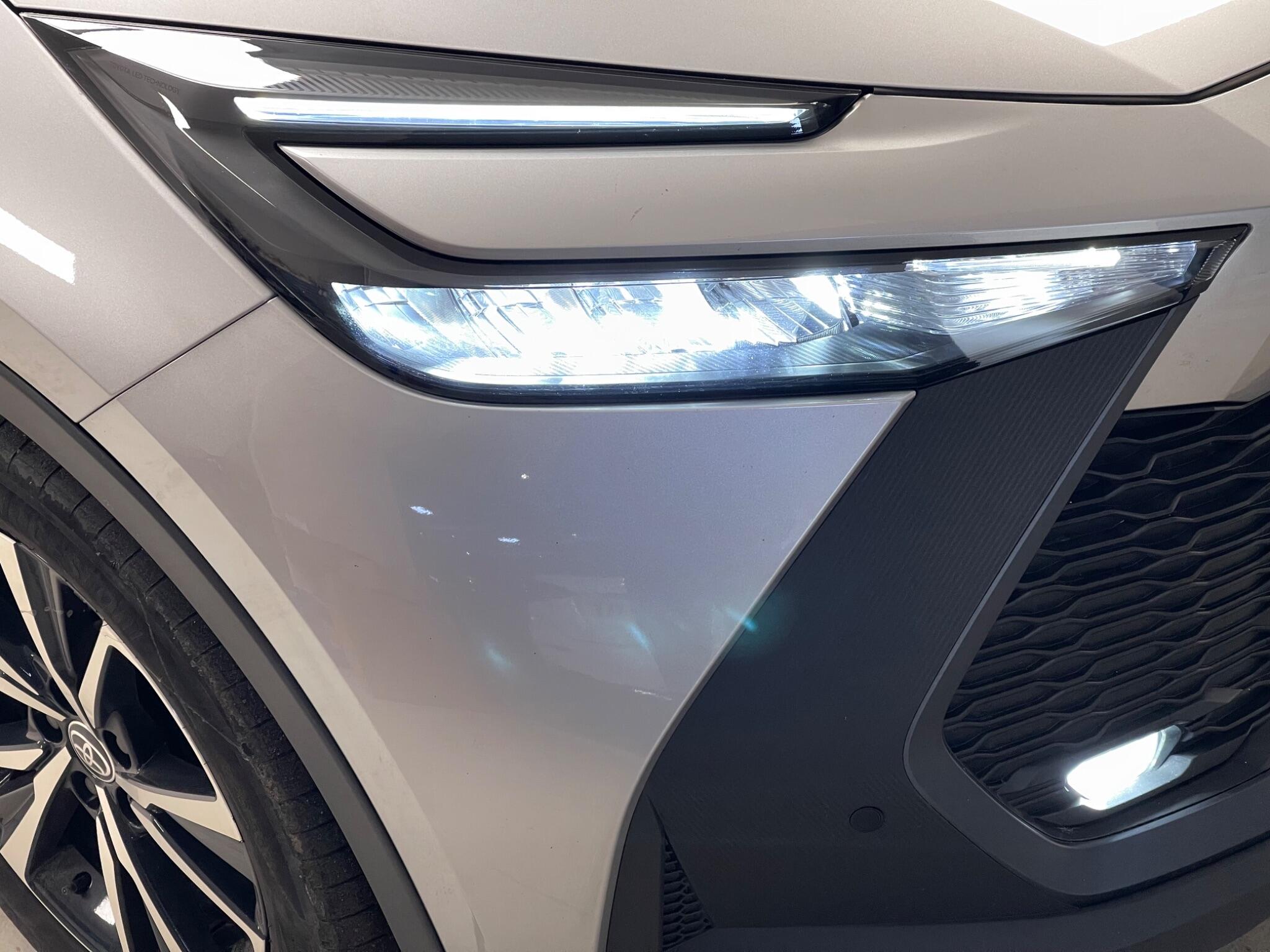 Toyota C-HR view 32