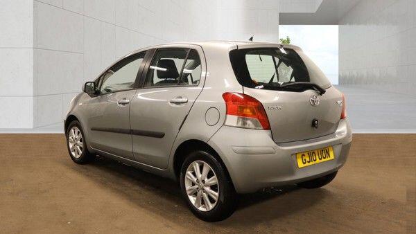 Toyota Yaris view 3