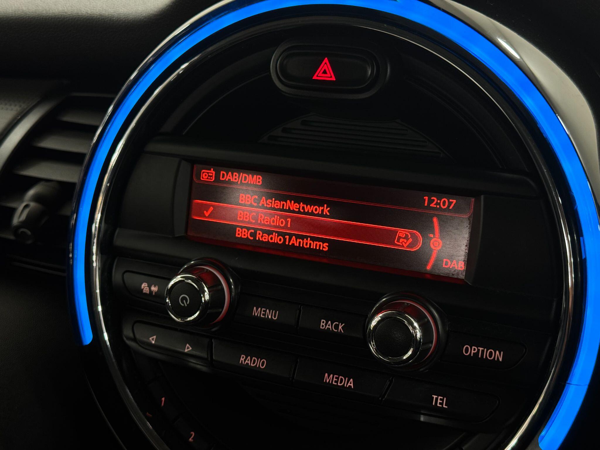 Mini Hatch view 33