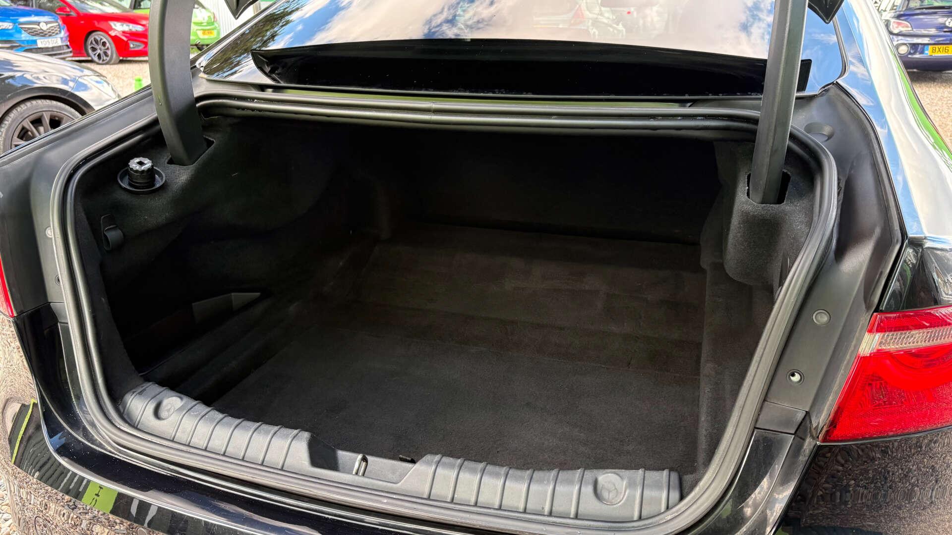 Jaguar XF view 49