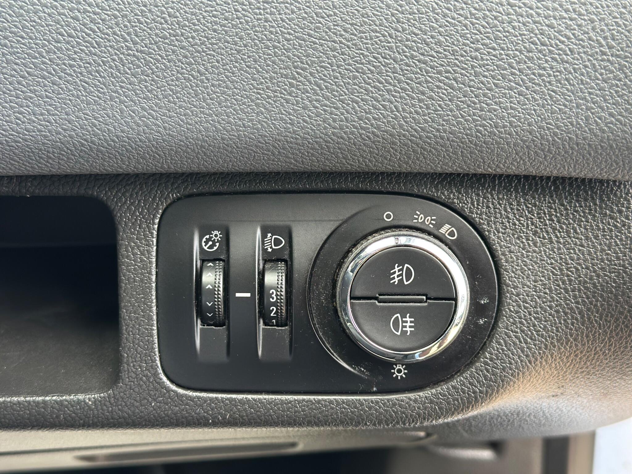 Vauxhall Meriva view 40