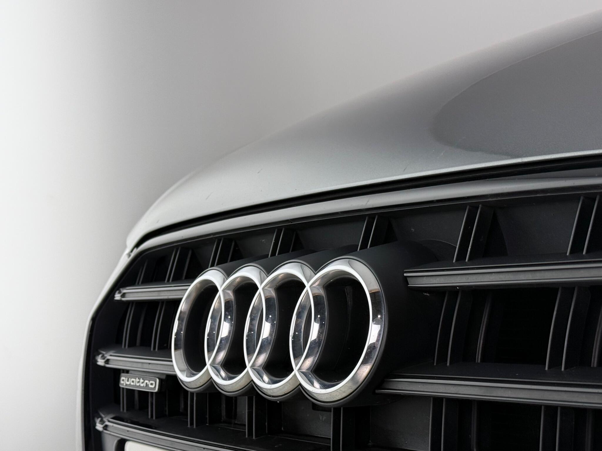 Audi A6 view 14