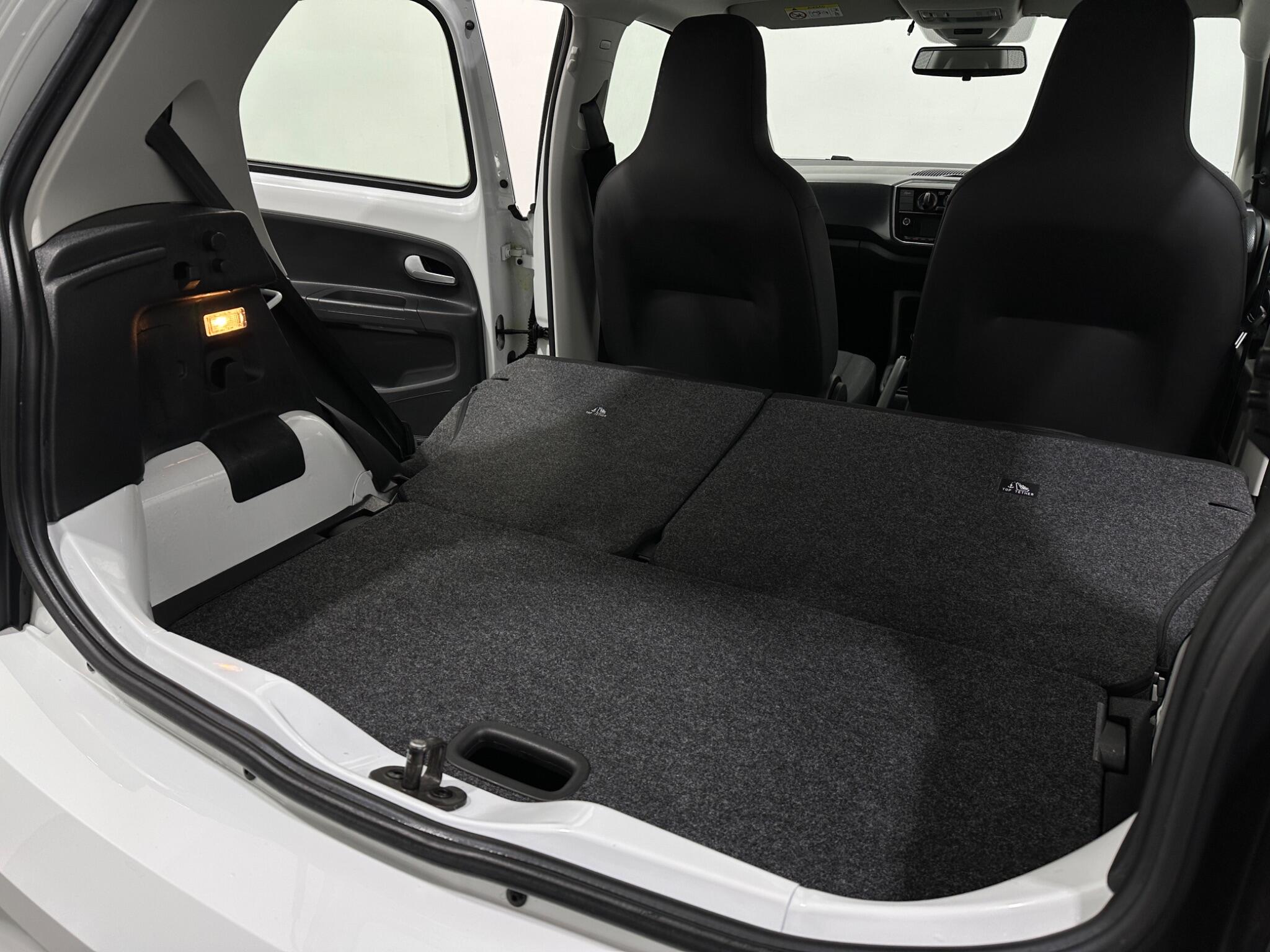 Volkswagen Up! view 41
