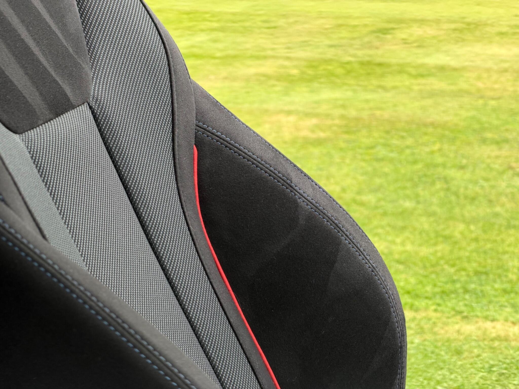 BMW 2 Series view 39