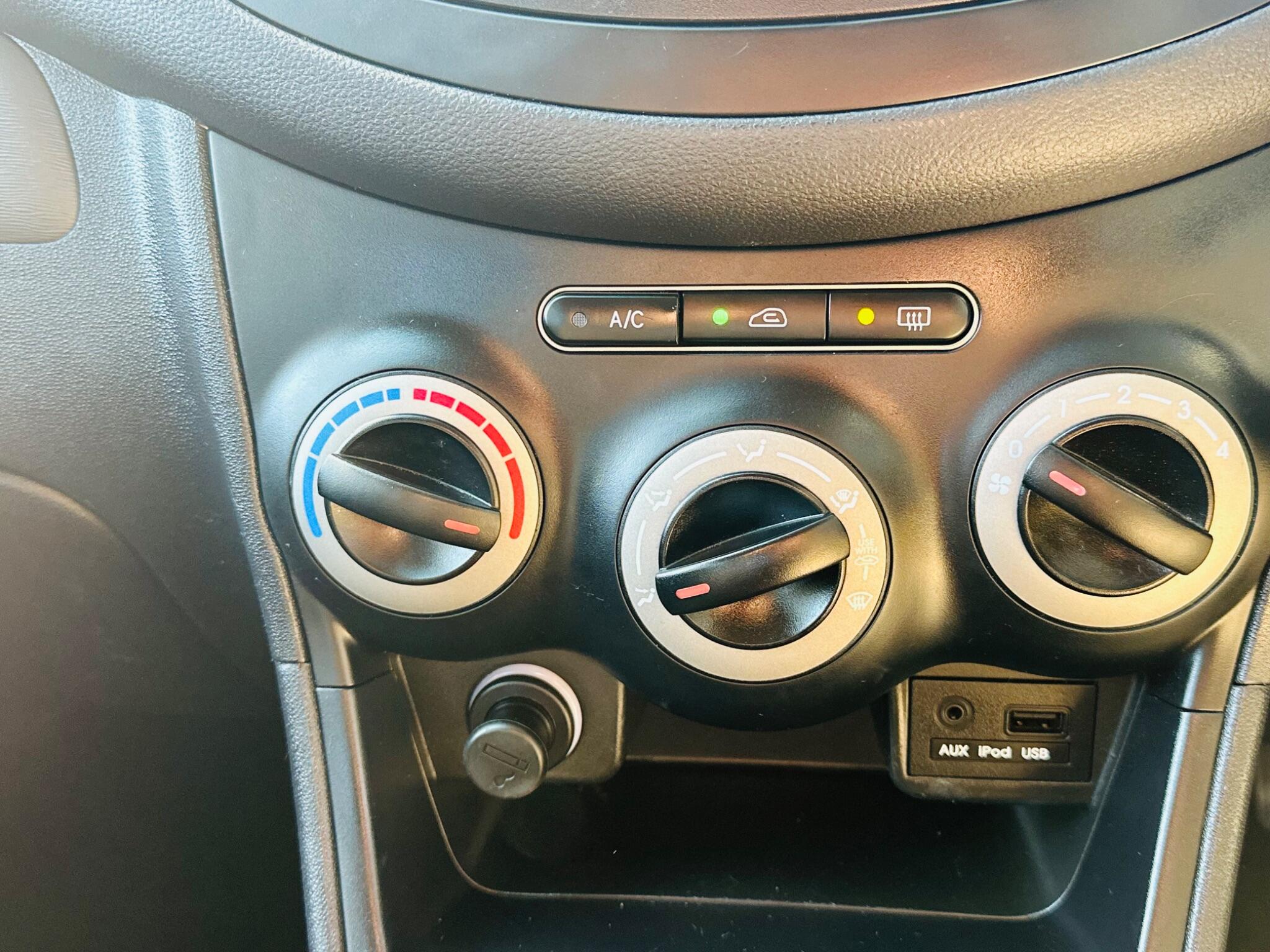 Hyundai i10 view 40