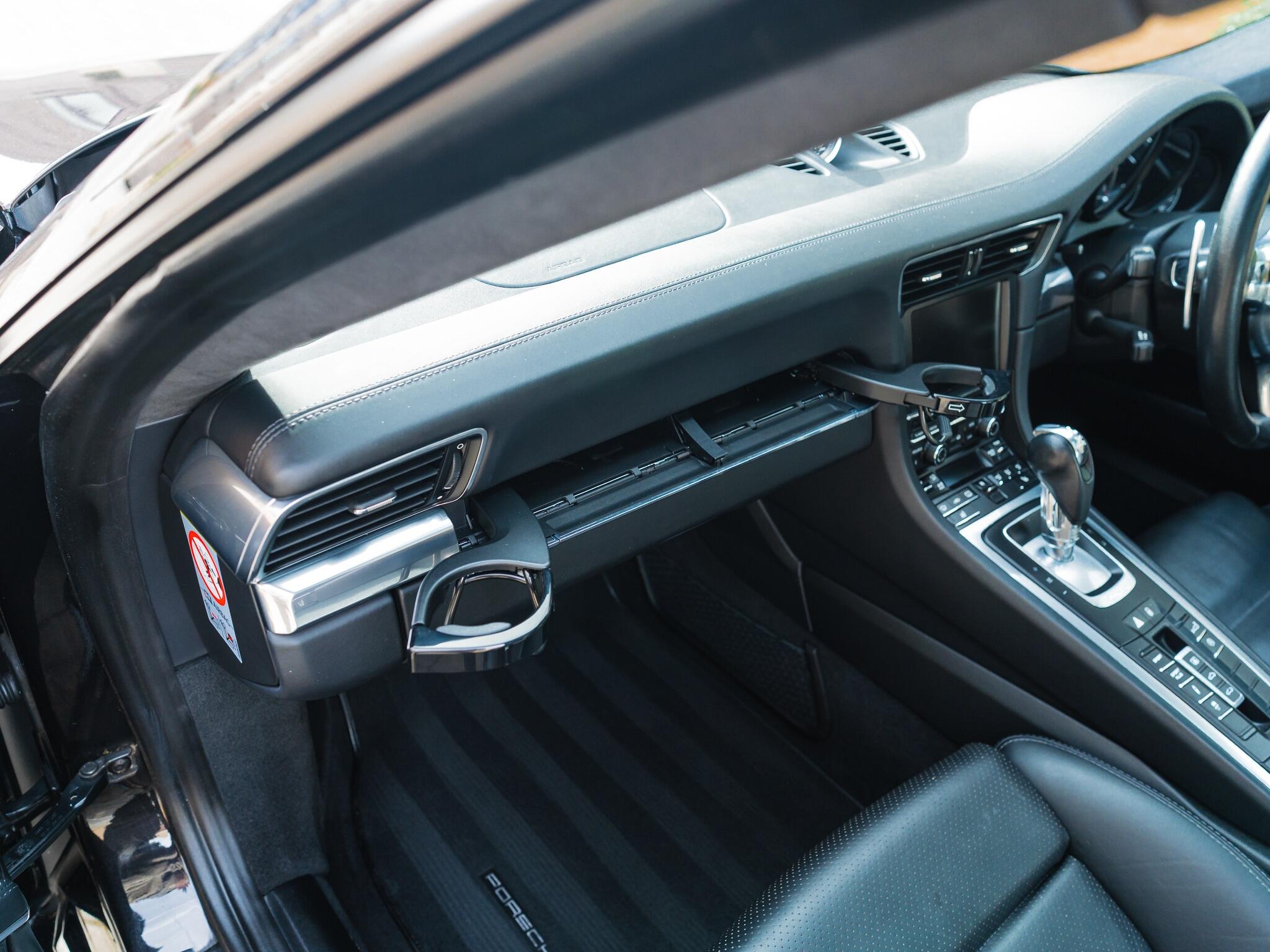Porsche 911 view 28
