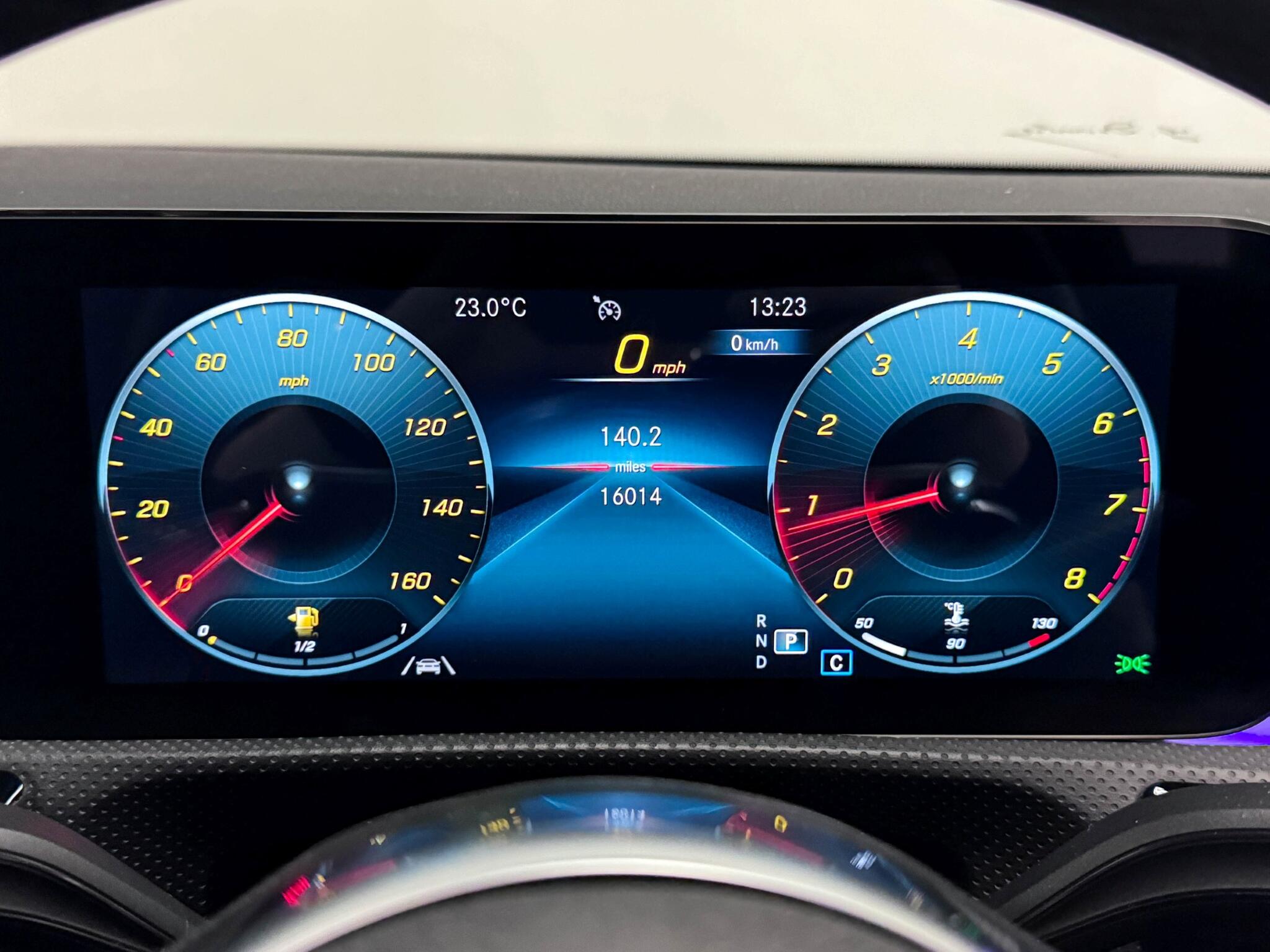 Mercedes-Benz Cla view 16