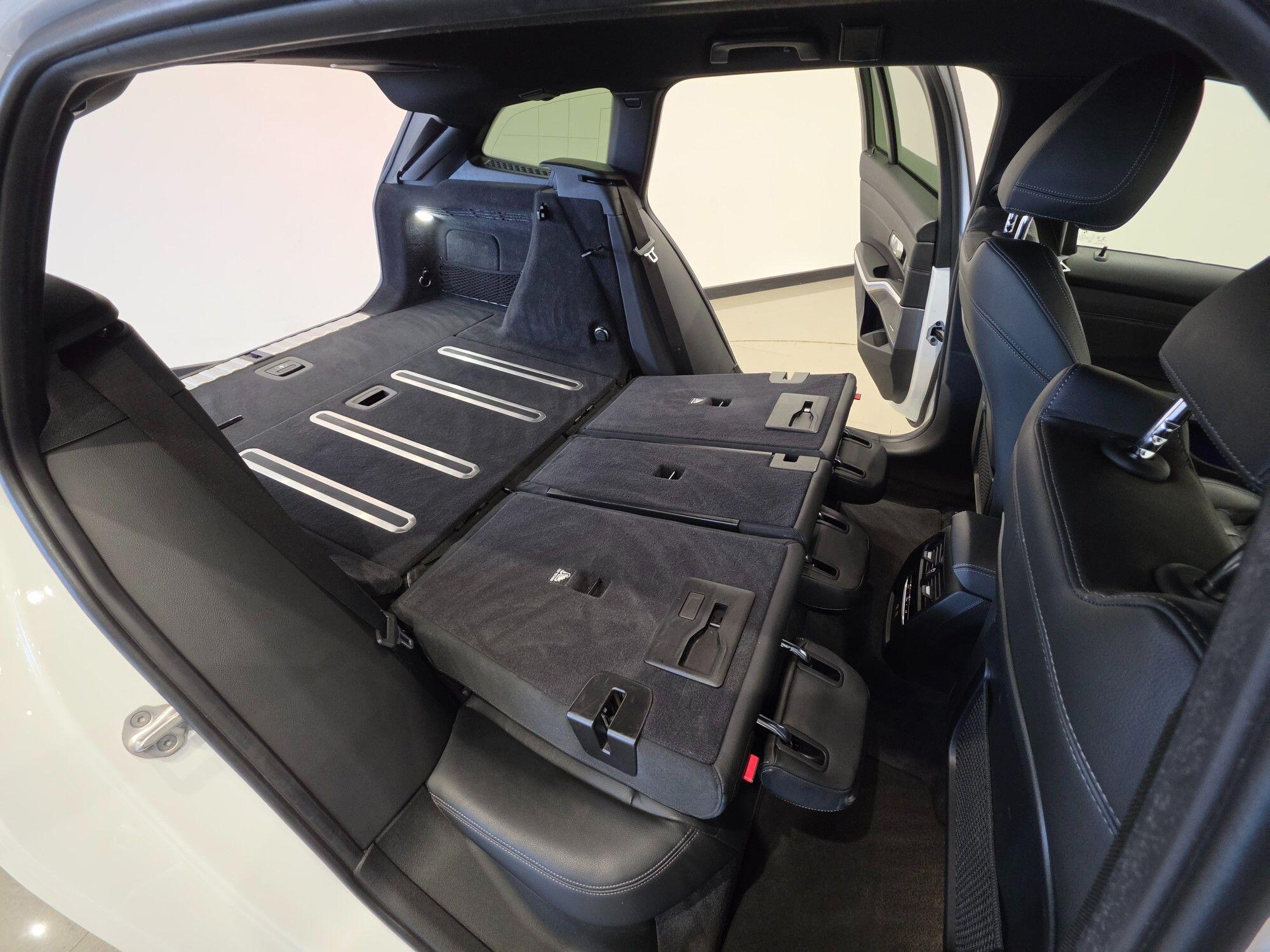 BMW 3 Series view 46