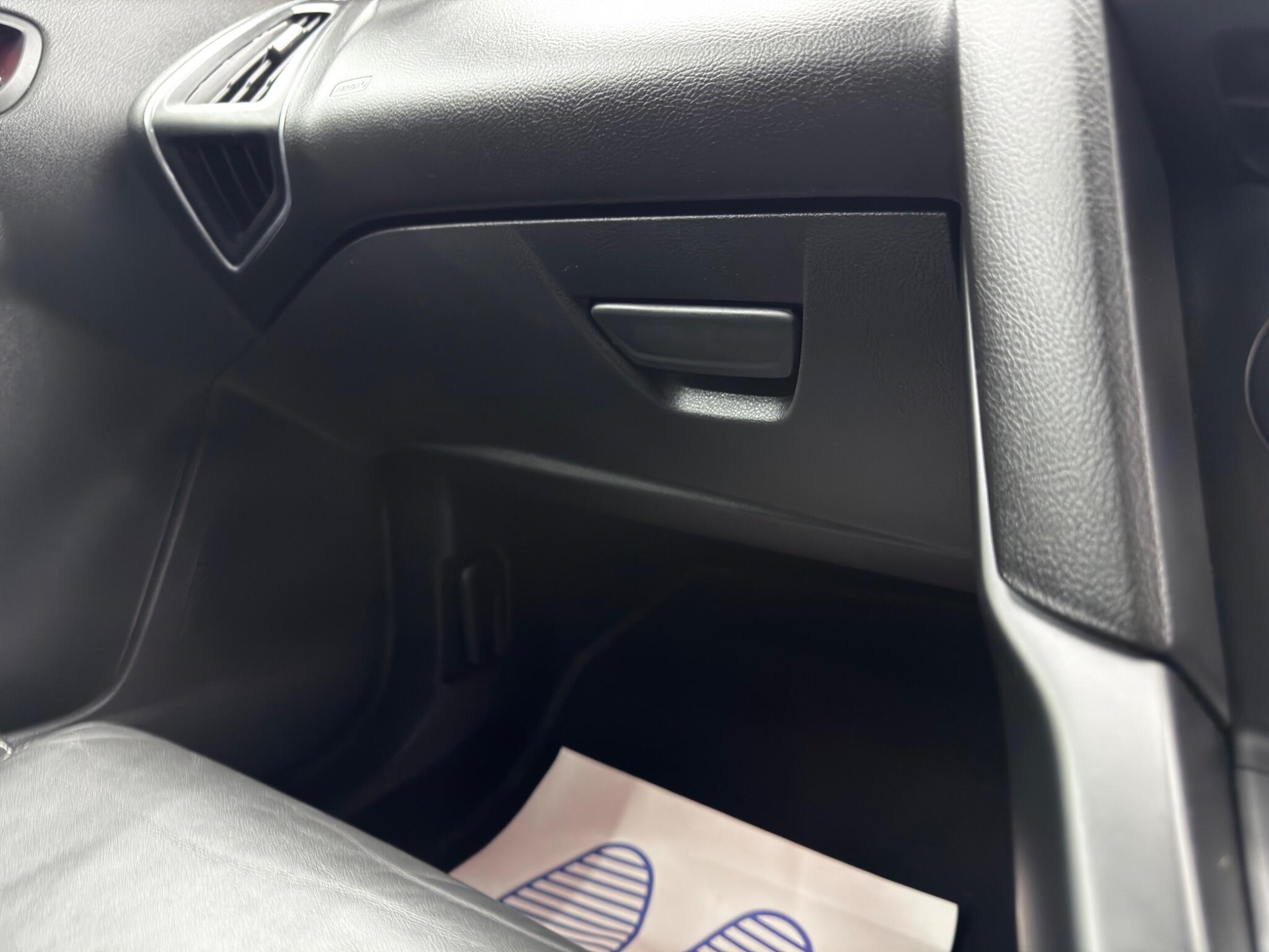 Ford Focus view 32
