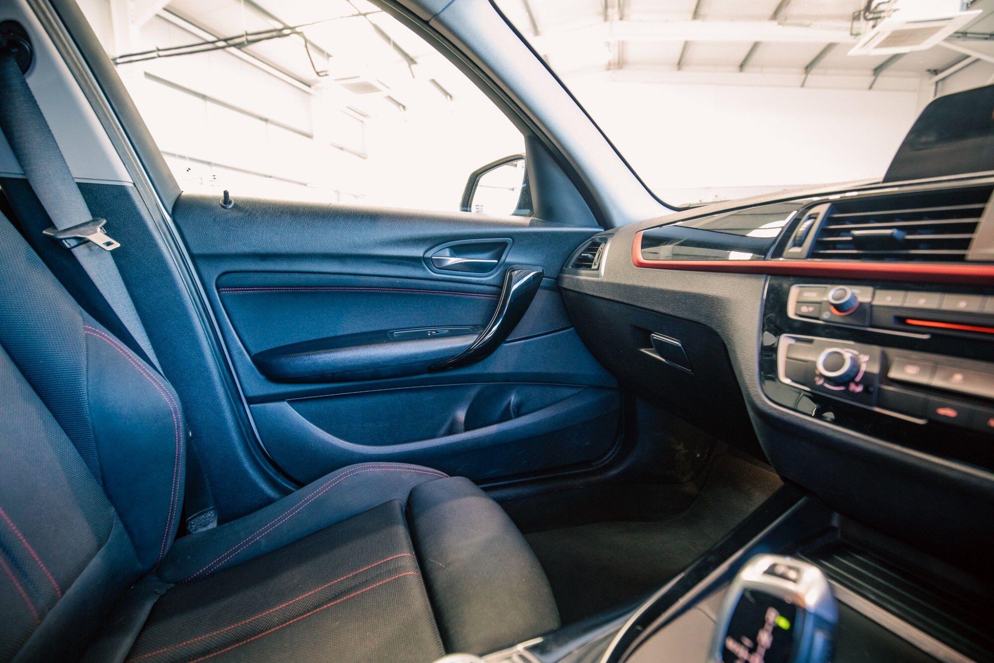 BMW 1 Series view 19