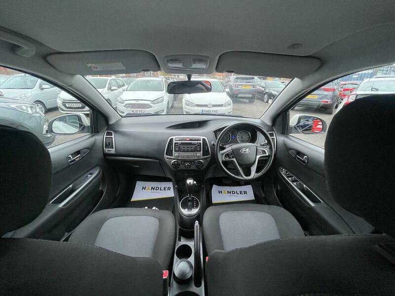 2012 Hyundai i20 image 24