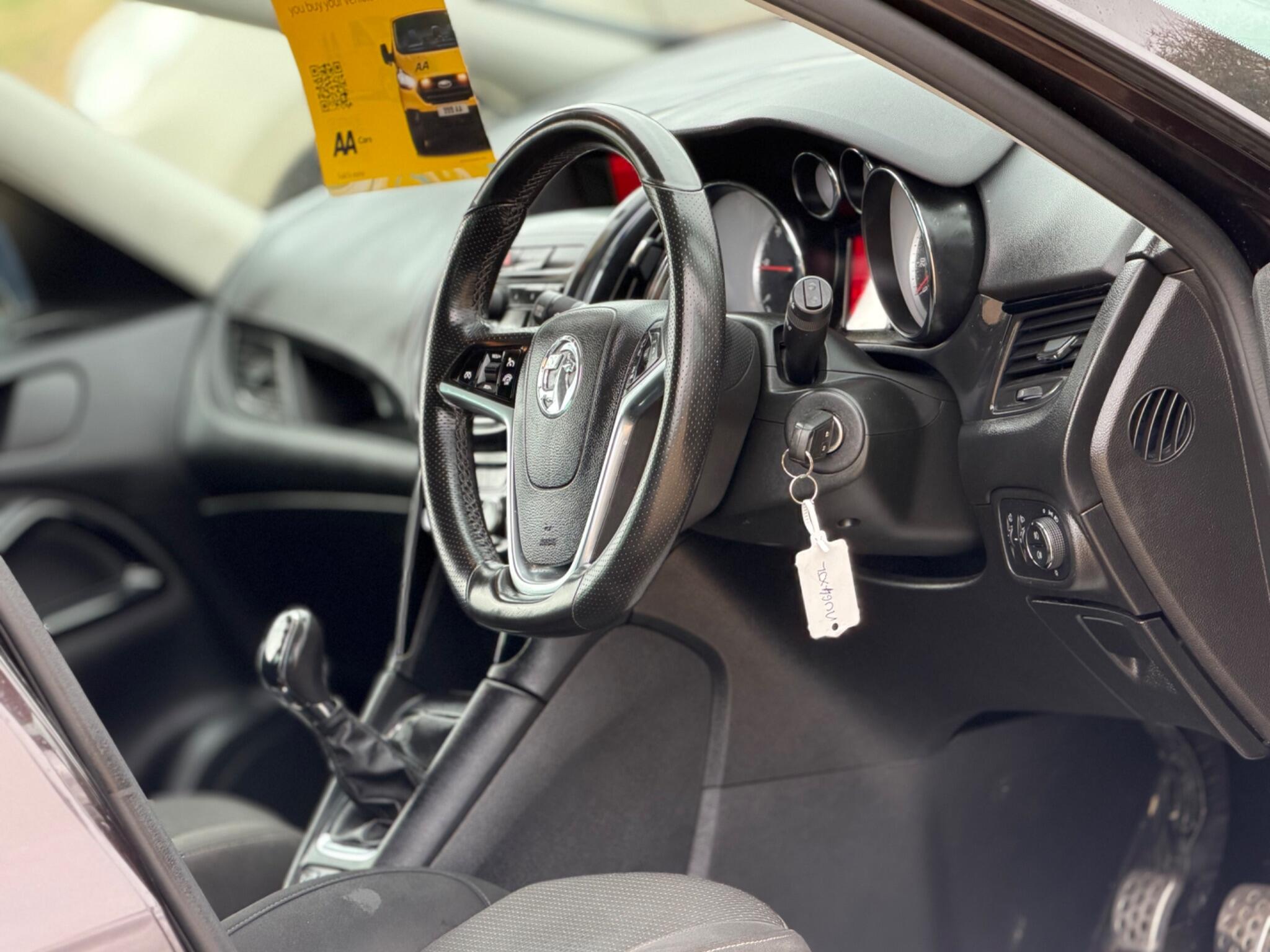 2014 Vauxhall Zafira Tourer 2.0 CDTi SRi Euro 5 5dr image 22