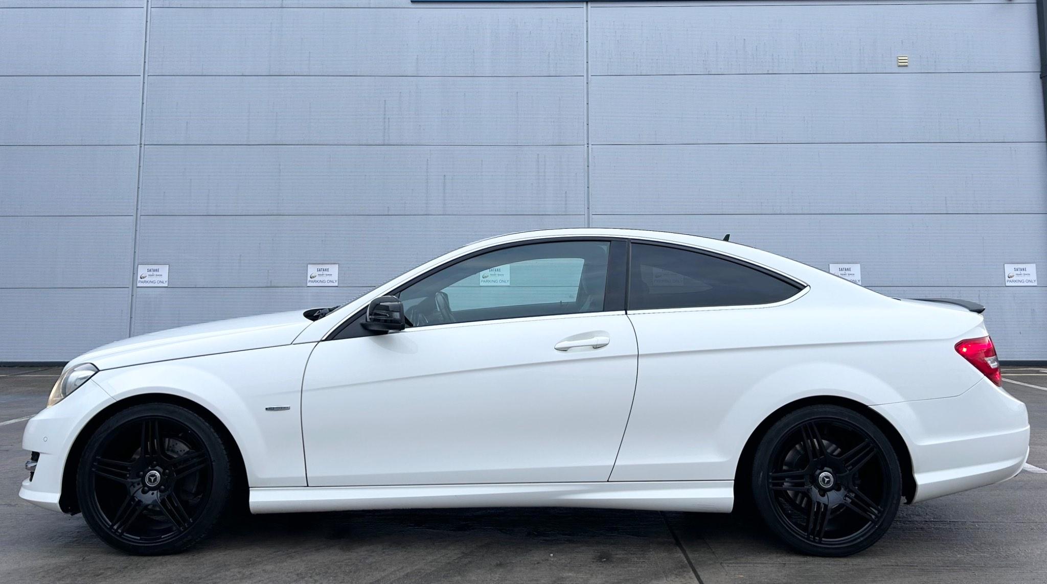 Mercedes-Benz C-Class view 6