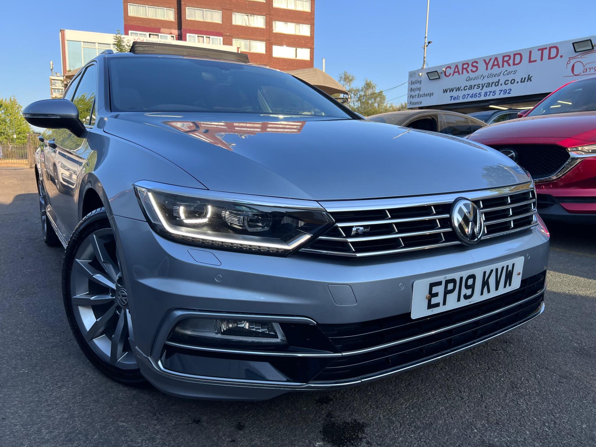 Volkswagen Passat view 4