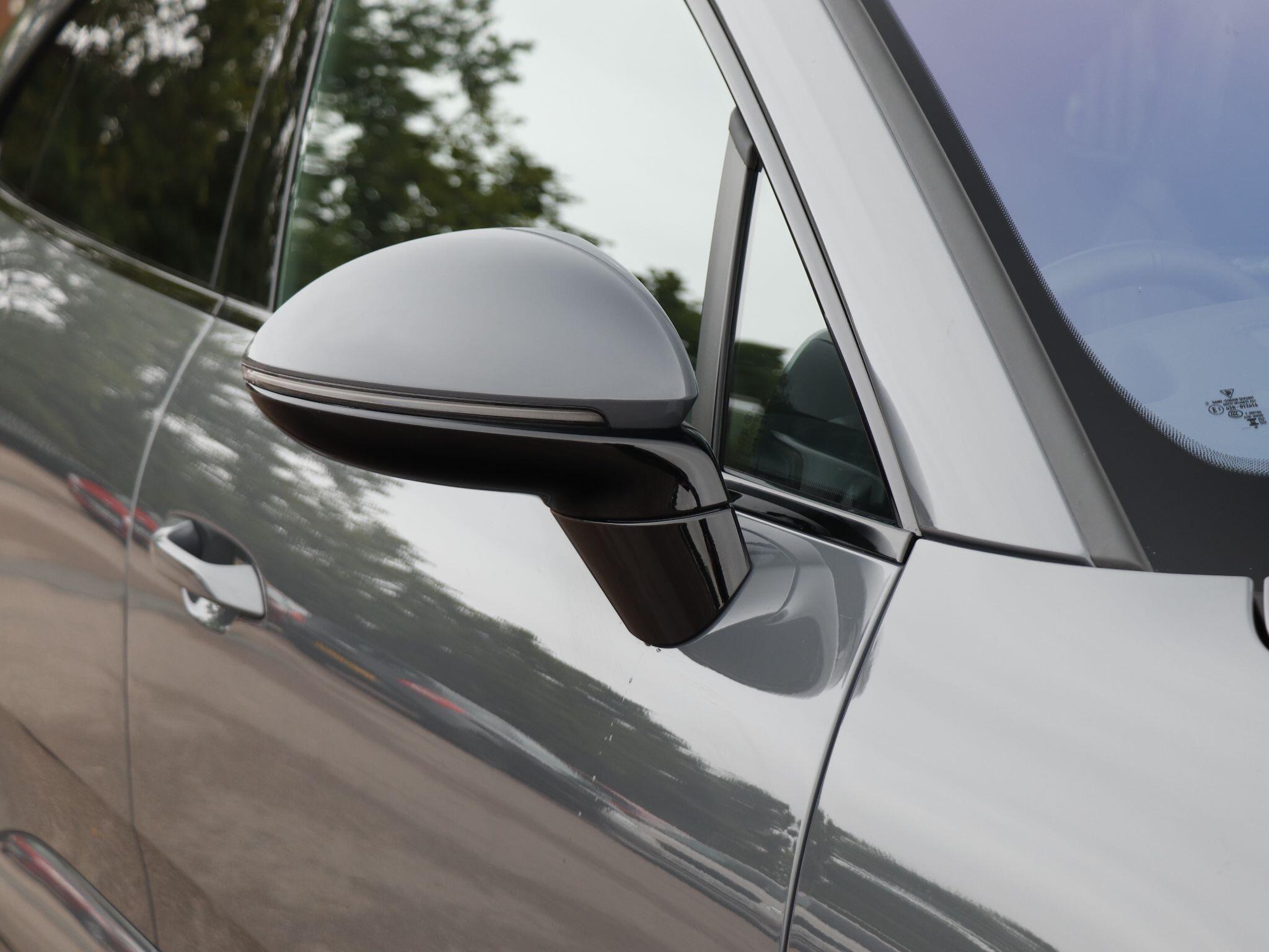 Porsche Macan view 34