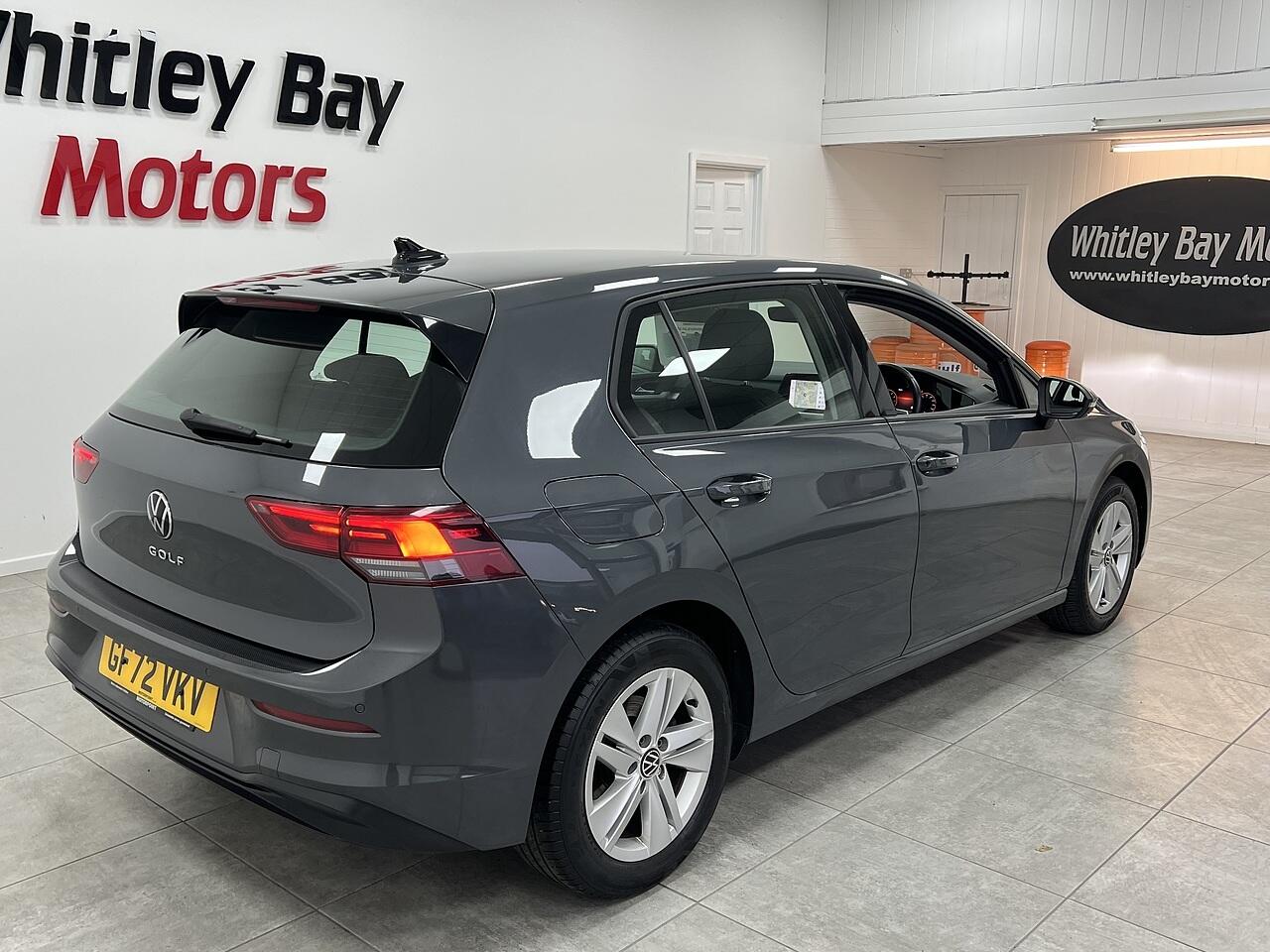 Volkswagen Golf view 3