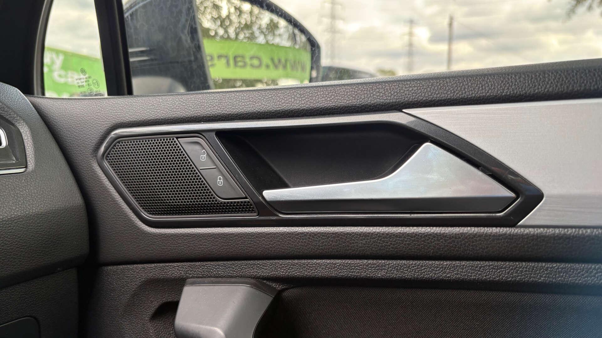 Volkswagen Tiguan view 25