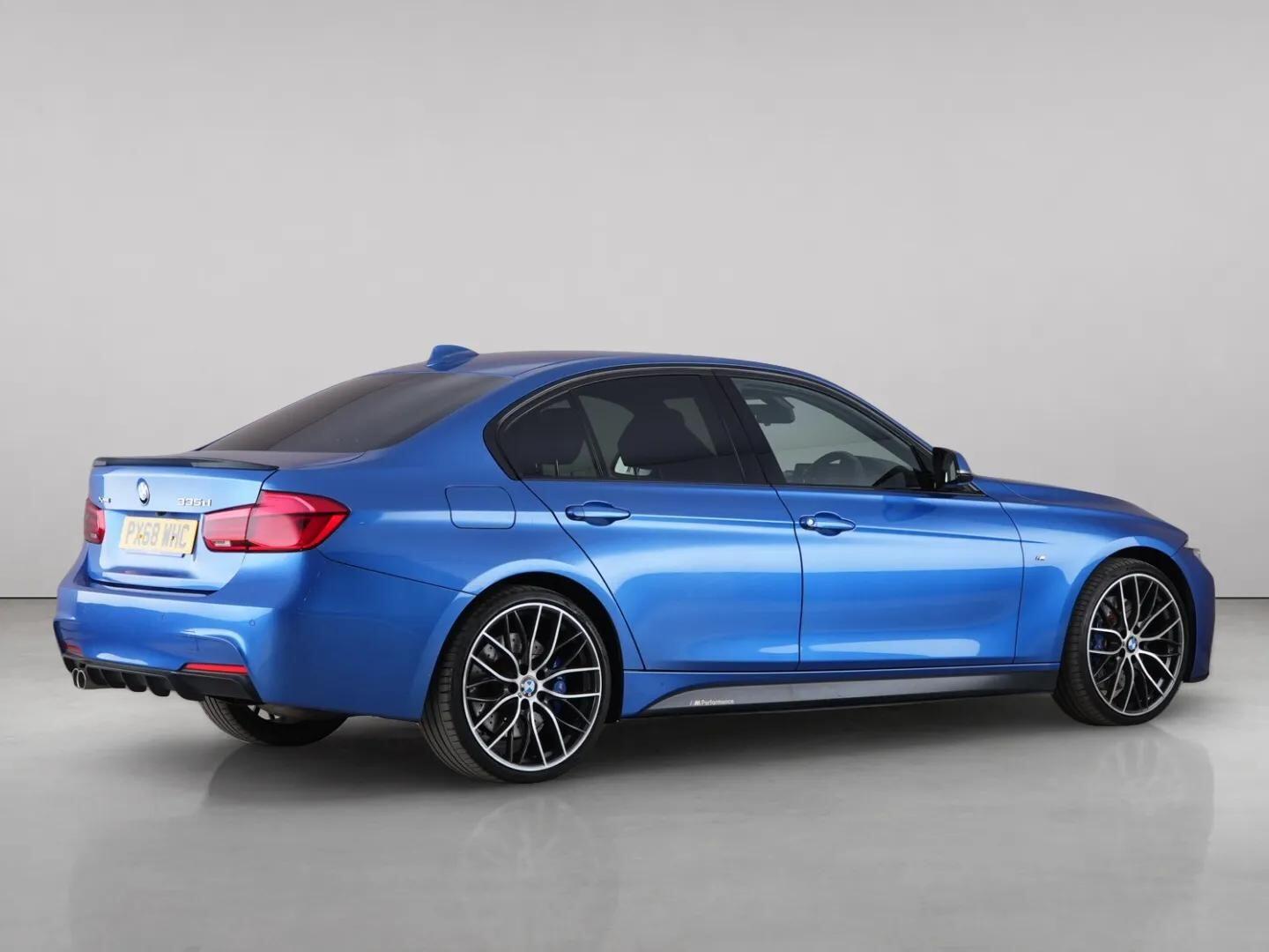 BMW 3 Series view 6