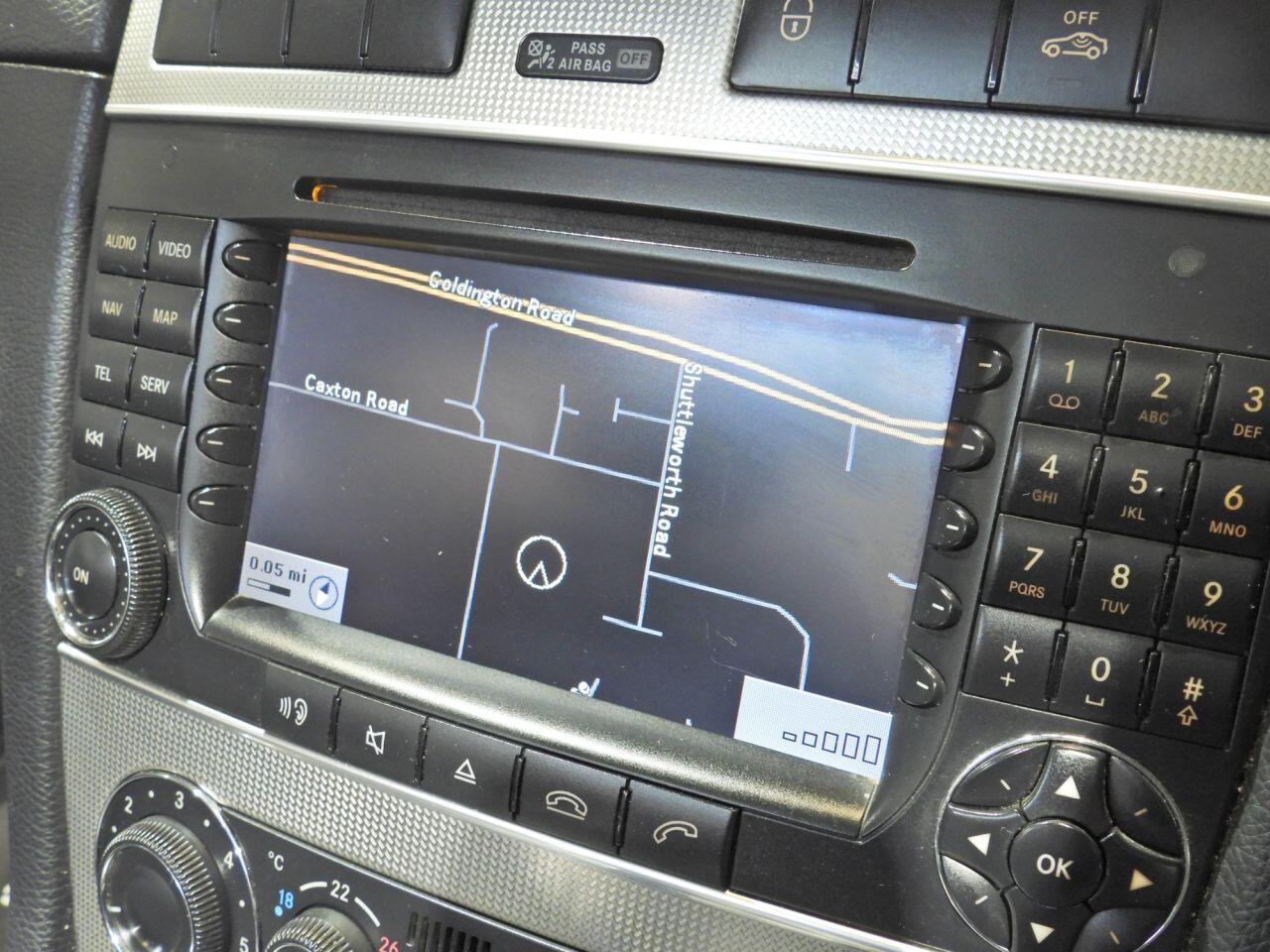 Mercedes-Benz CLK view 39