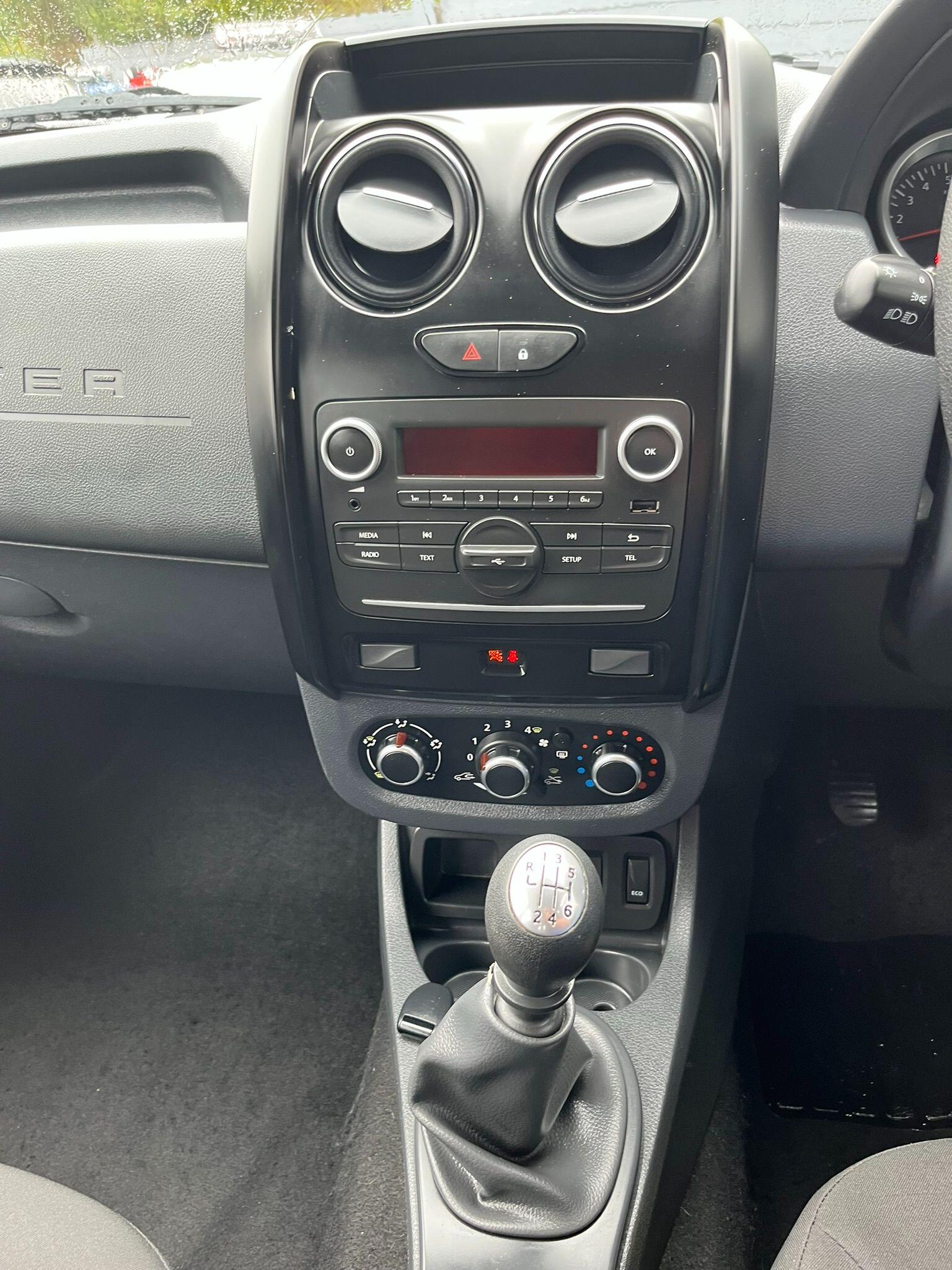 Dacia Duster view 18