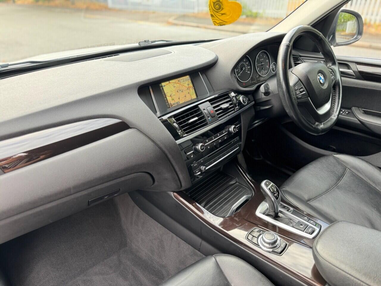 BMW X3 view 24