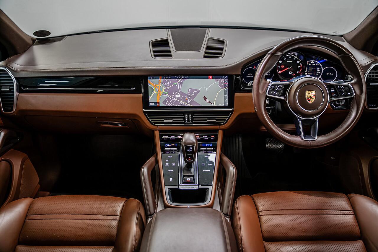 Porsche Cayenne view 6
