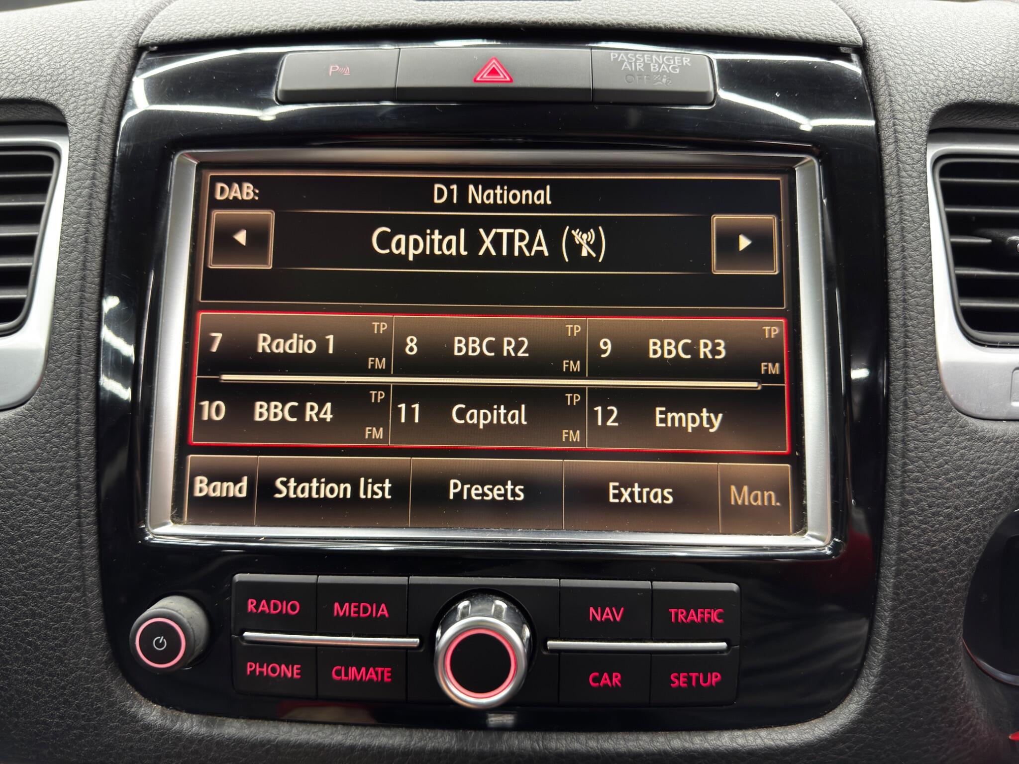 Volkswagen Touareg view 30