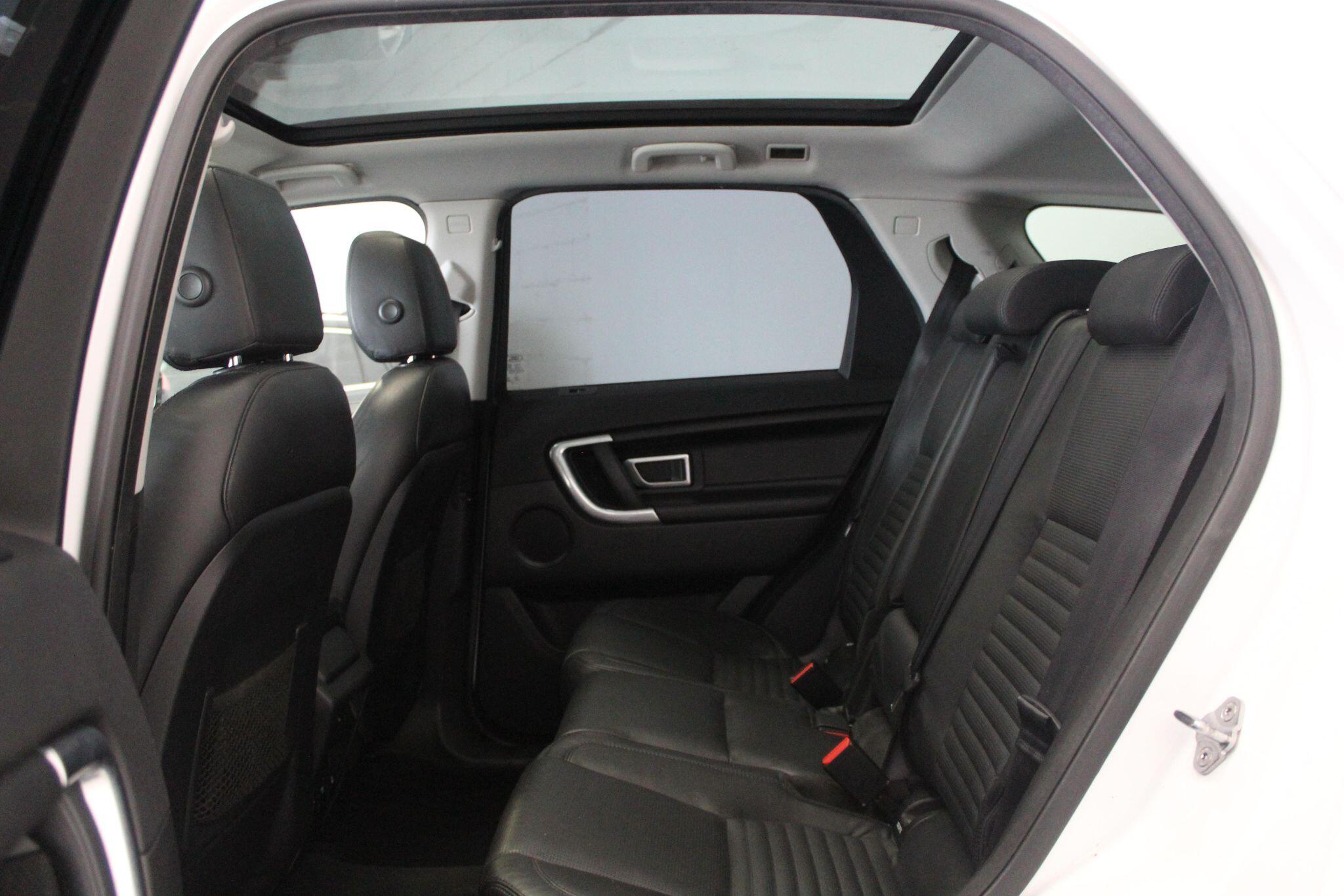 Land Rover Discovery Sport view 52