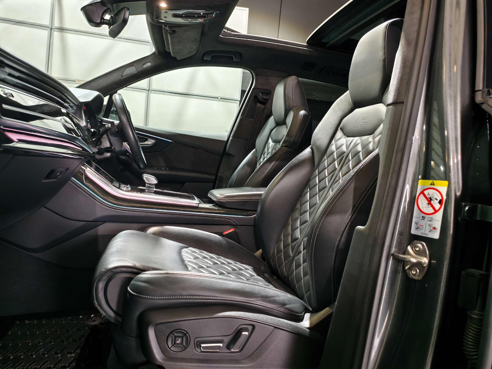 Audi SQ7 view 31