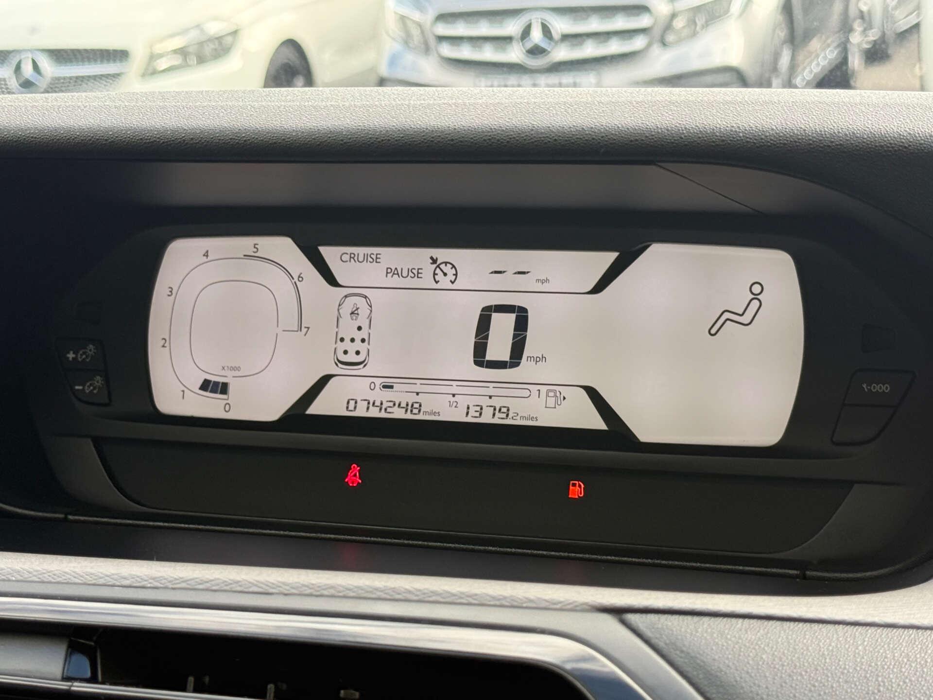 Citroen Grand C4 Picasso view 48