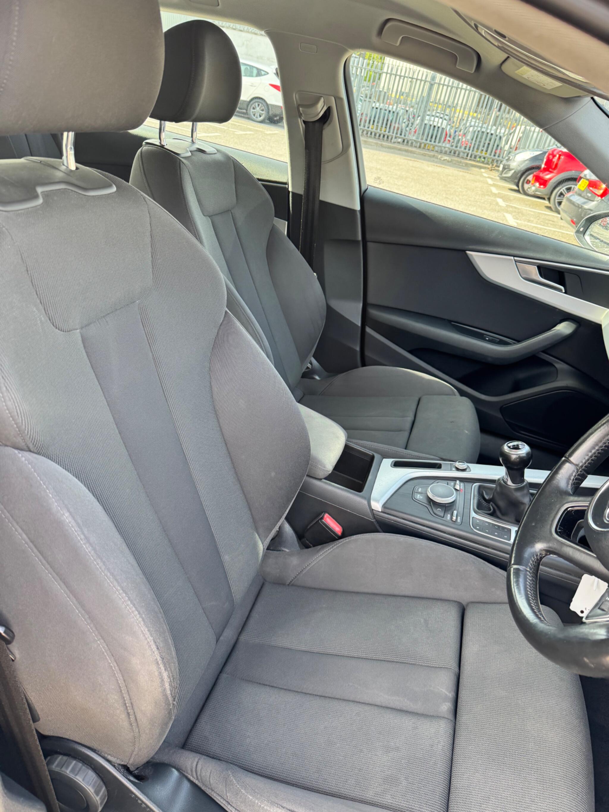 Audi A4 view 26