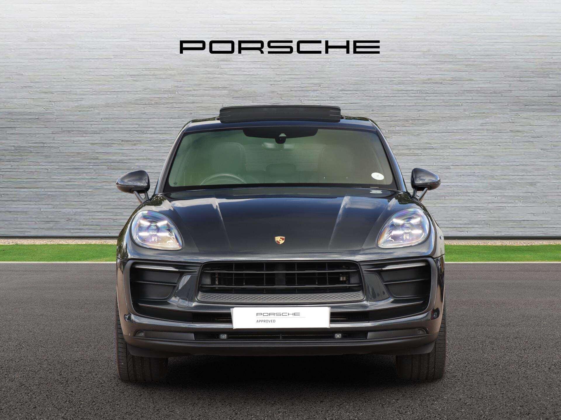 Porsche Macan view 8