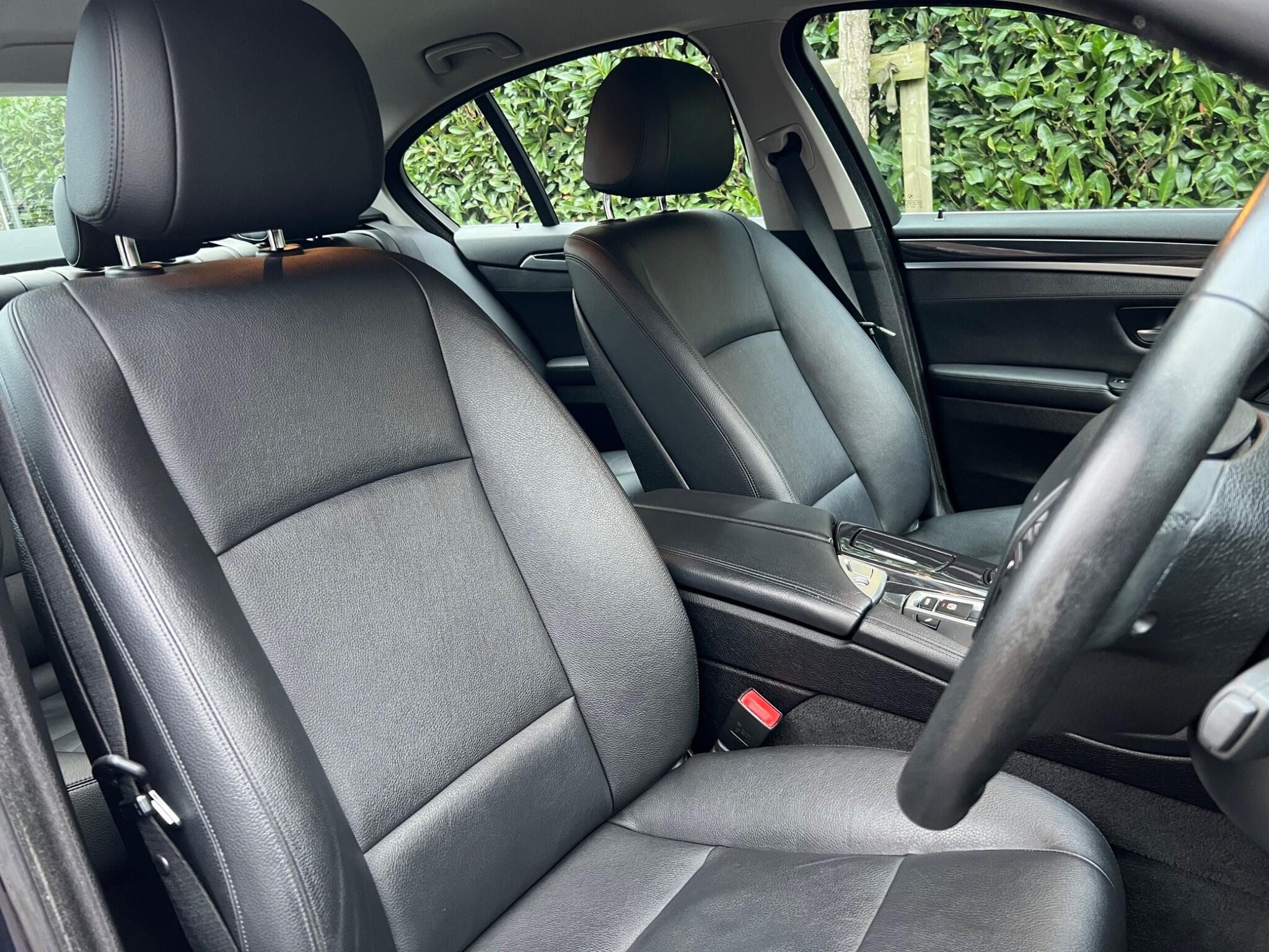 BMW 5 Series view 20